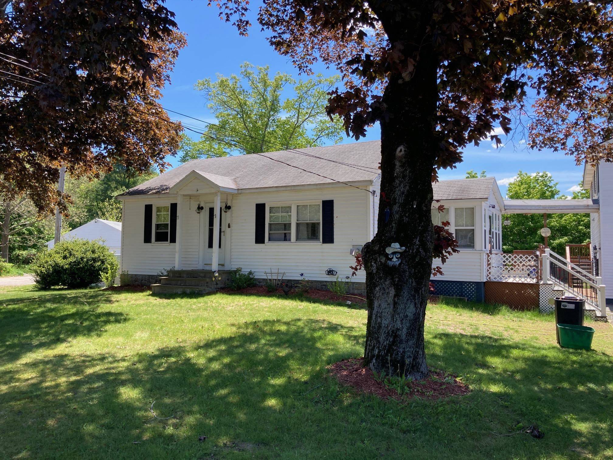 Seabrook, NH 03874,40 Railroad AVE