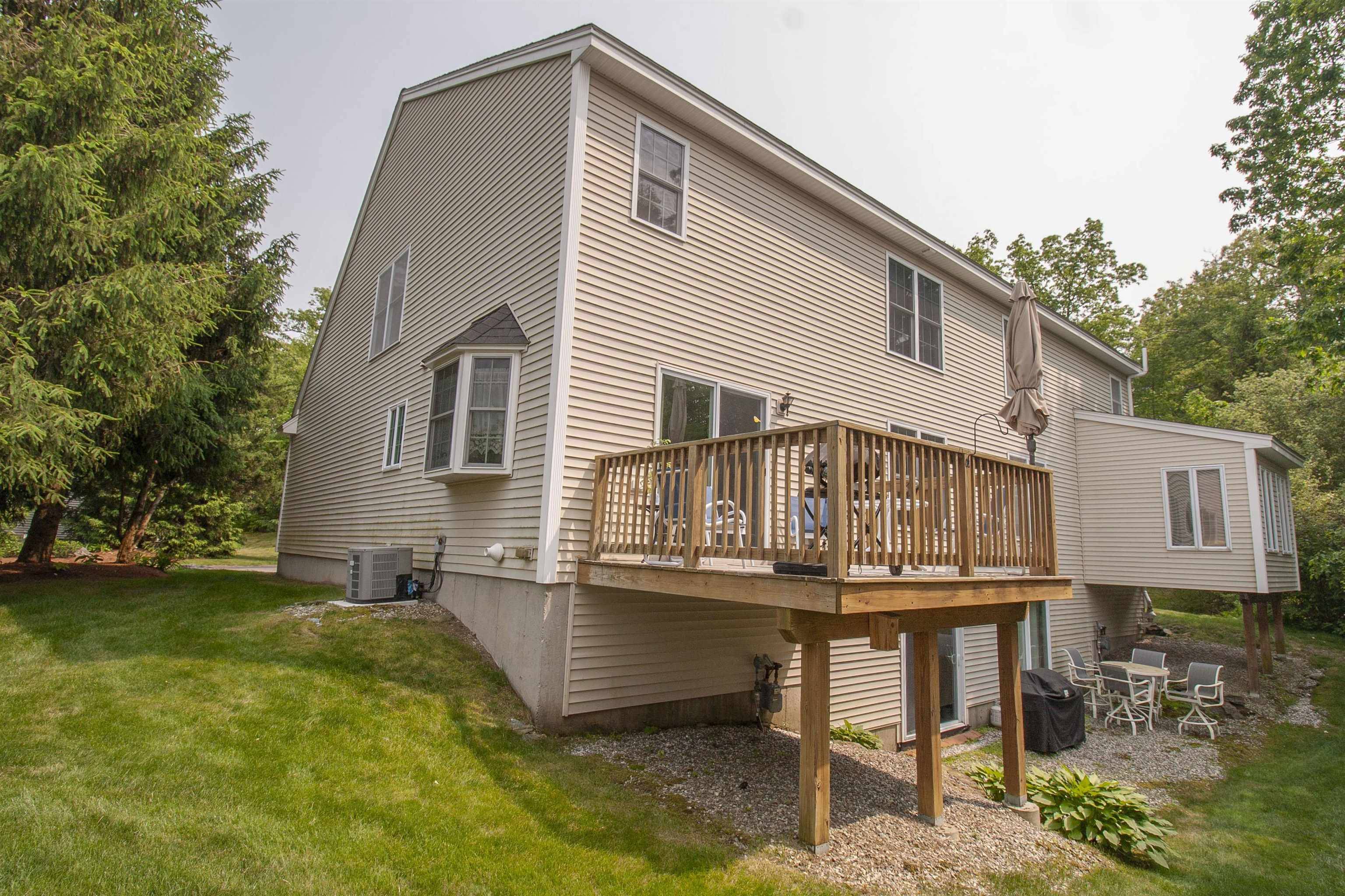 Raymond, NH 03077,10 Sherwood RD