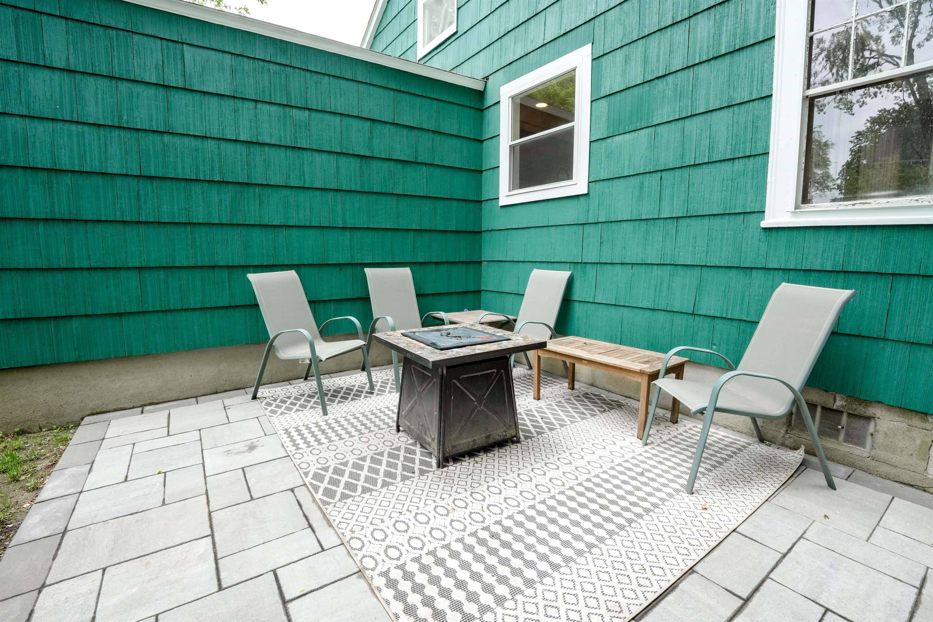 Nashua, NH 03060,10 Revere ST