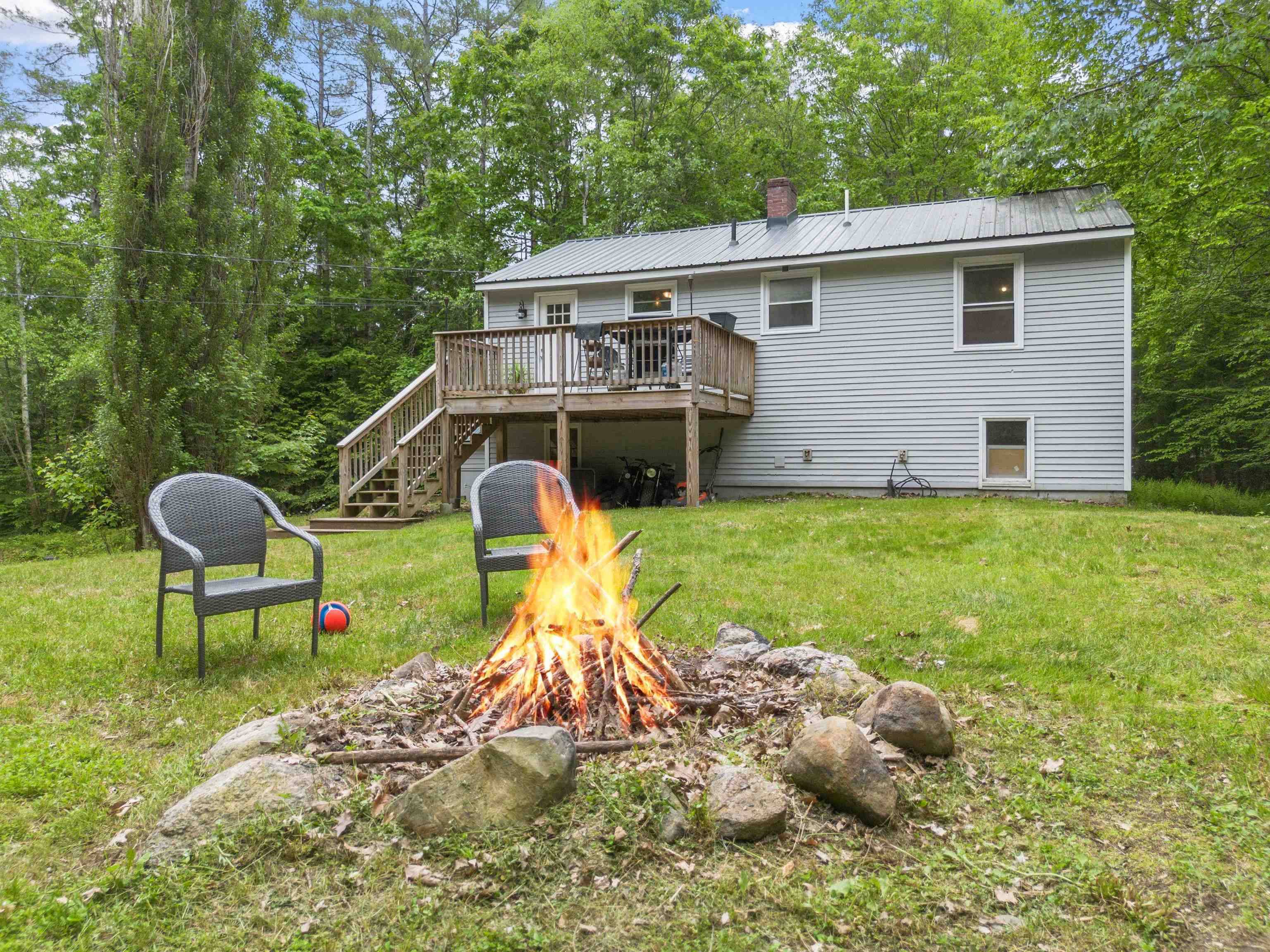 Meredith, NH 03253,447 NH-104