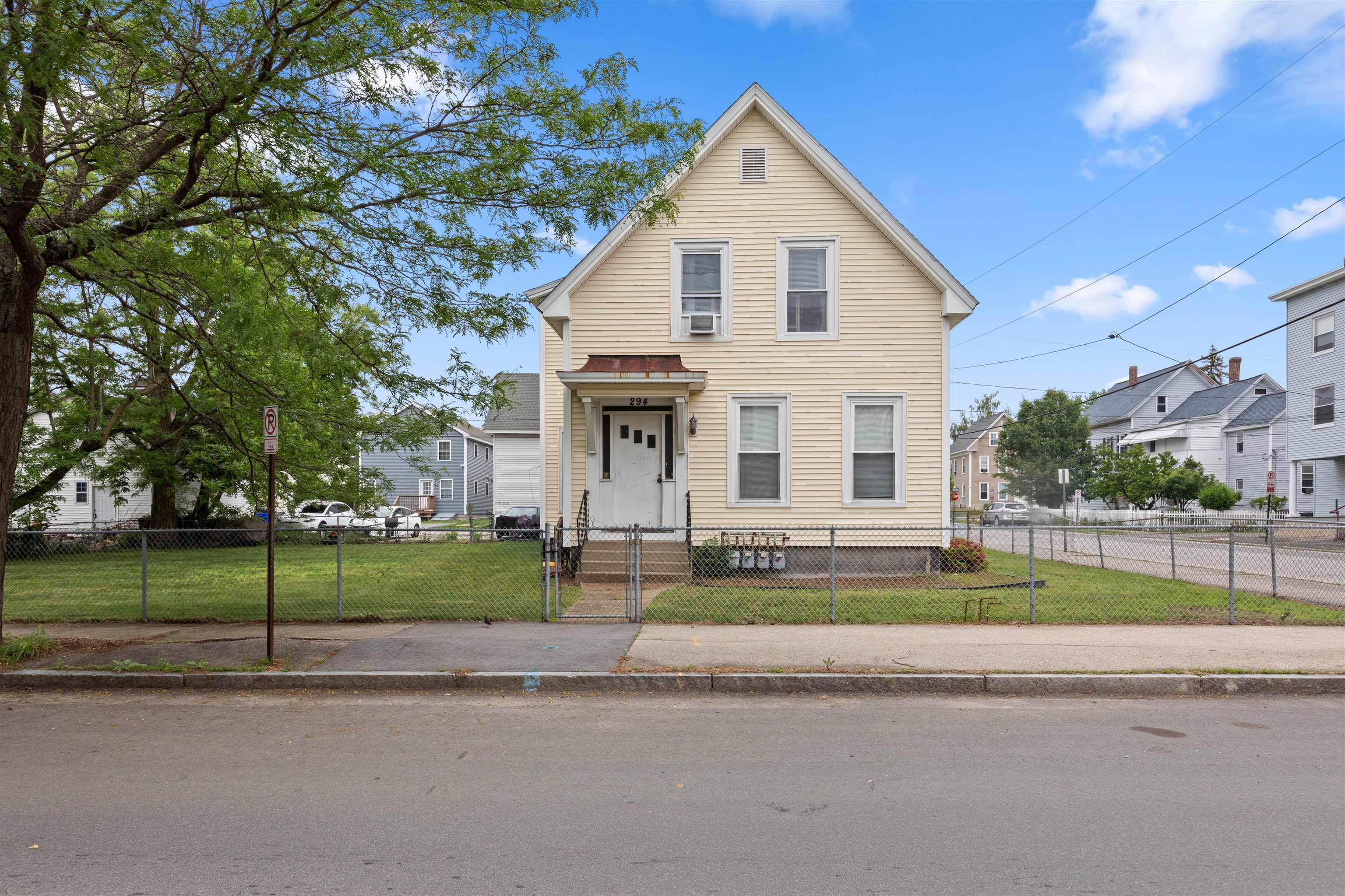 Manchester, NH 03103,294 Spruce ST