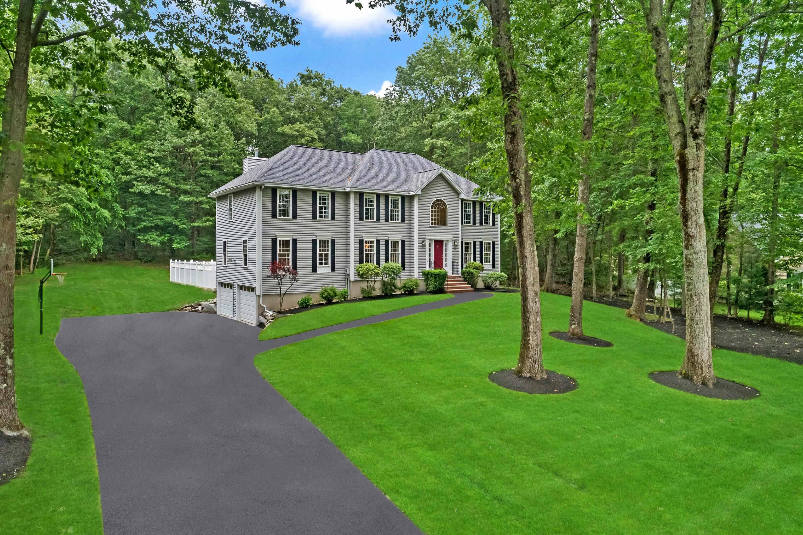 Salem, NH 03079,7 Wesley LN