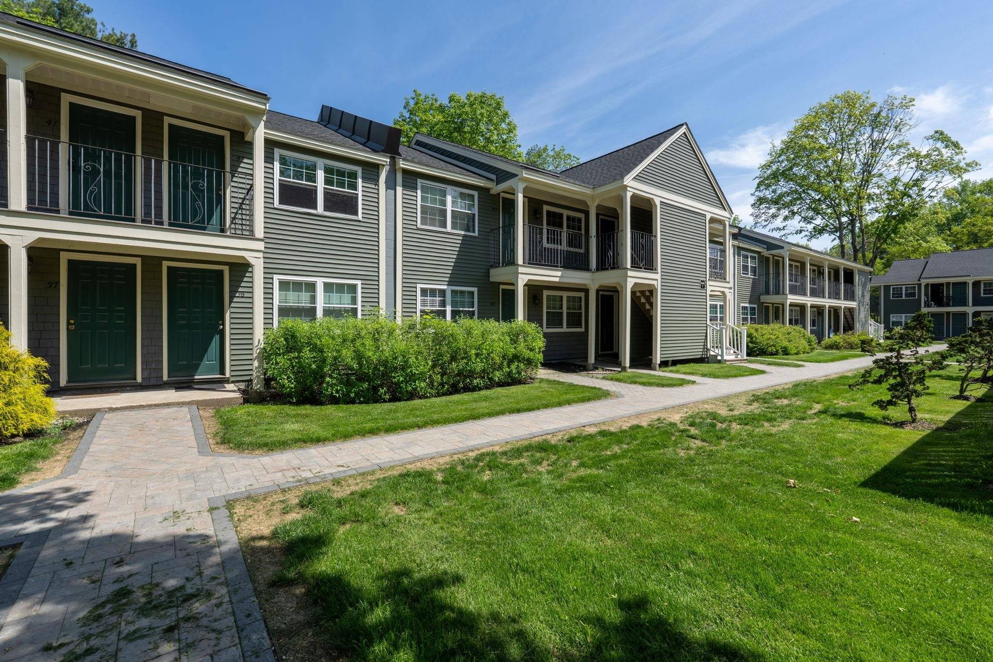 Dover, NH 03820,48 Cricketbrook DR