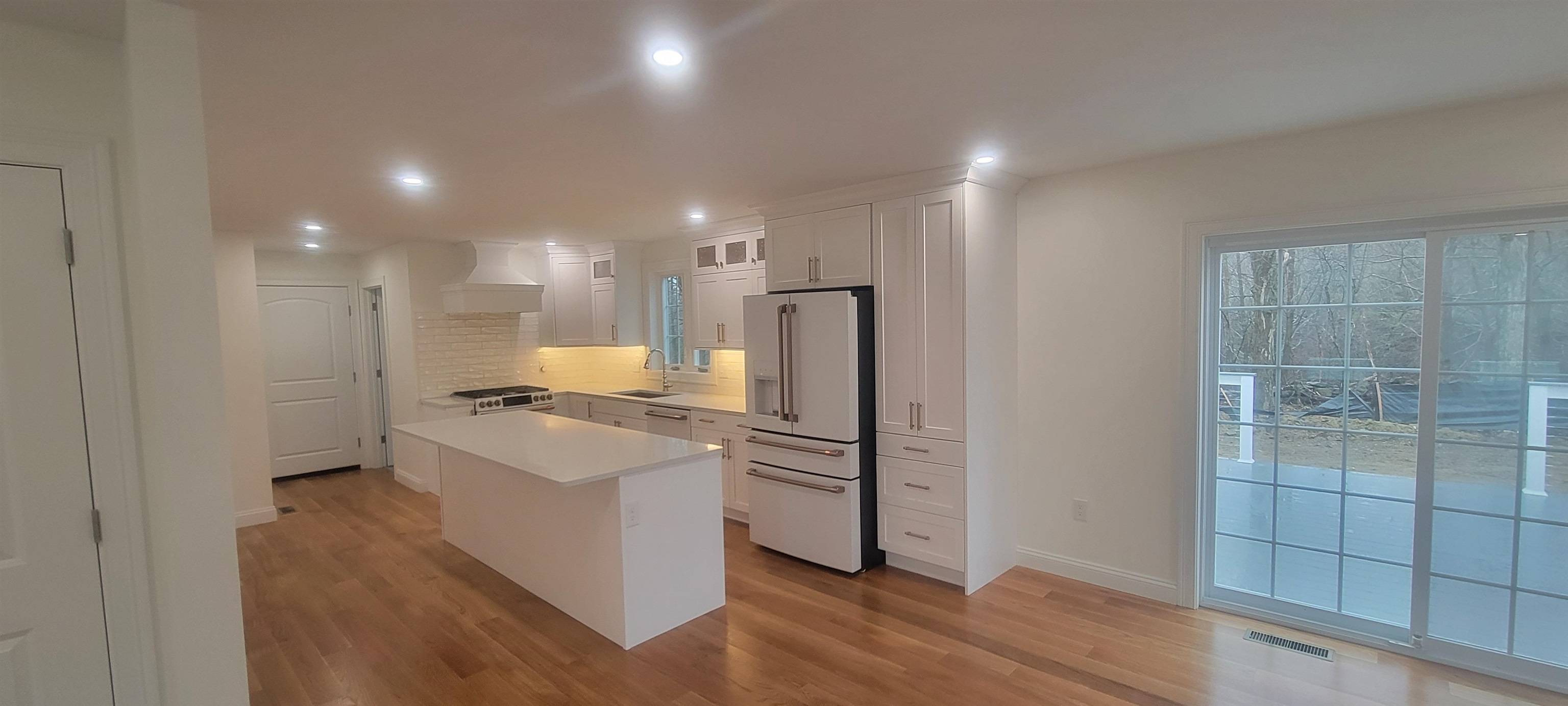 Raymond, NH 03077,33 Blaisdell CT #37-33