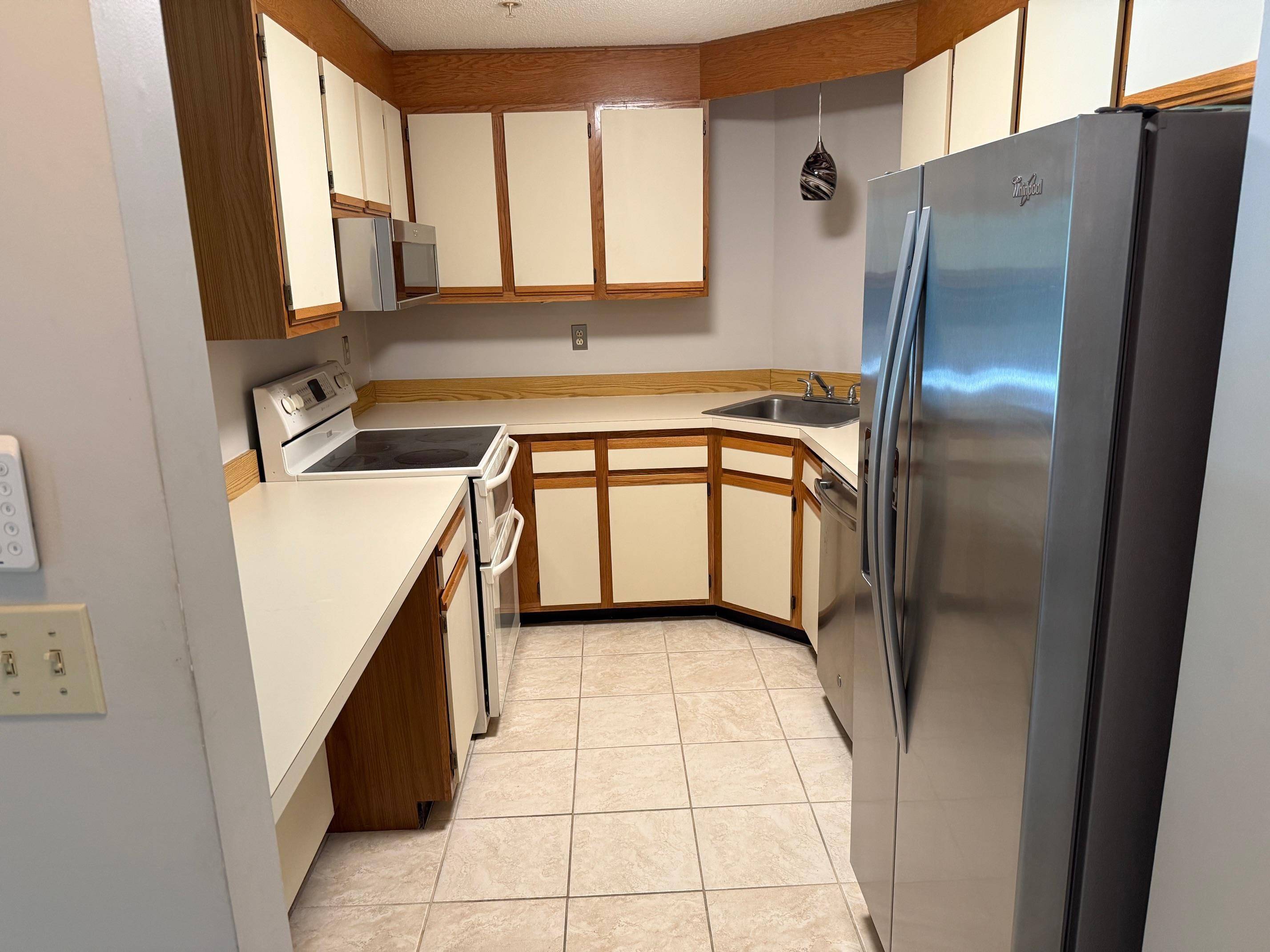 Nashua, NH 03062,12 Ledgewood Hills DR #204