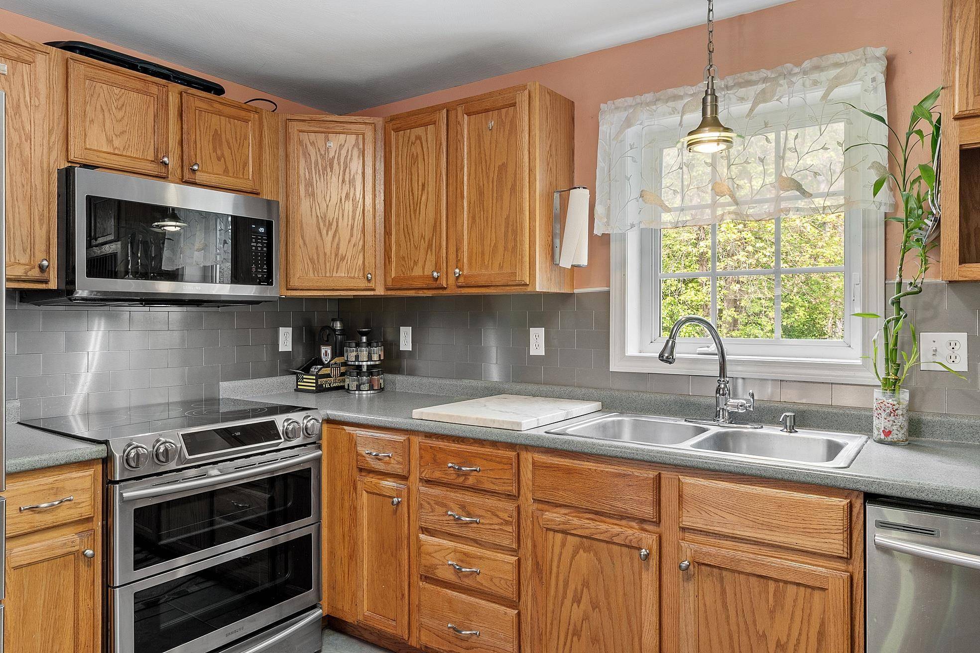 Hooksett, NH 03106,245 West River RD