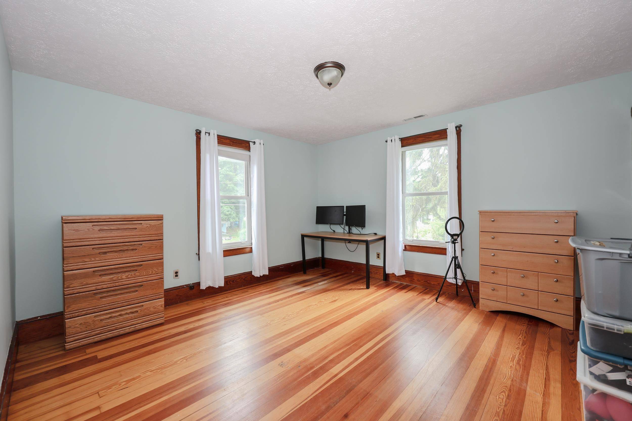 164 Rochelle AVE Manchester, NH 03102