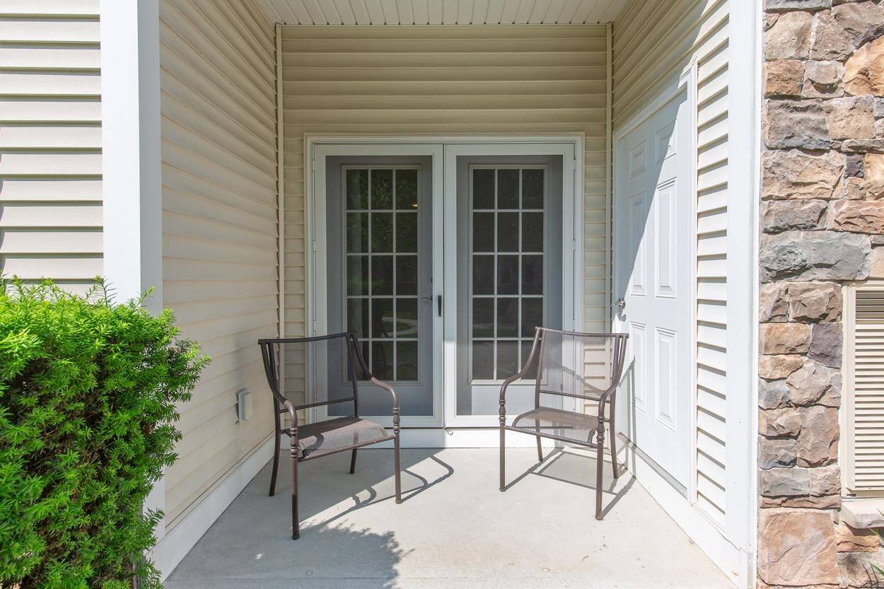 10 Braemoor Woods RD #106 Salem, NH 03079