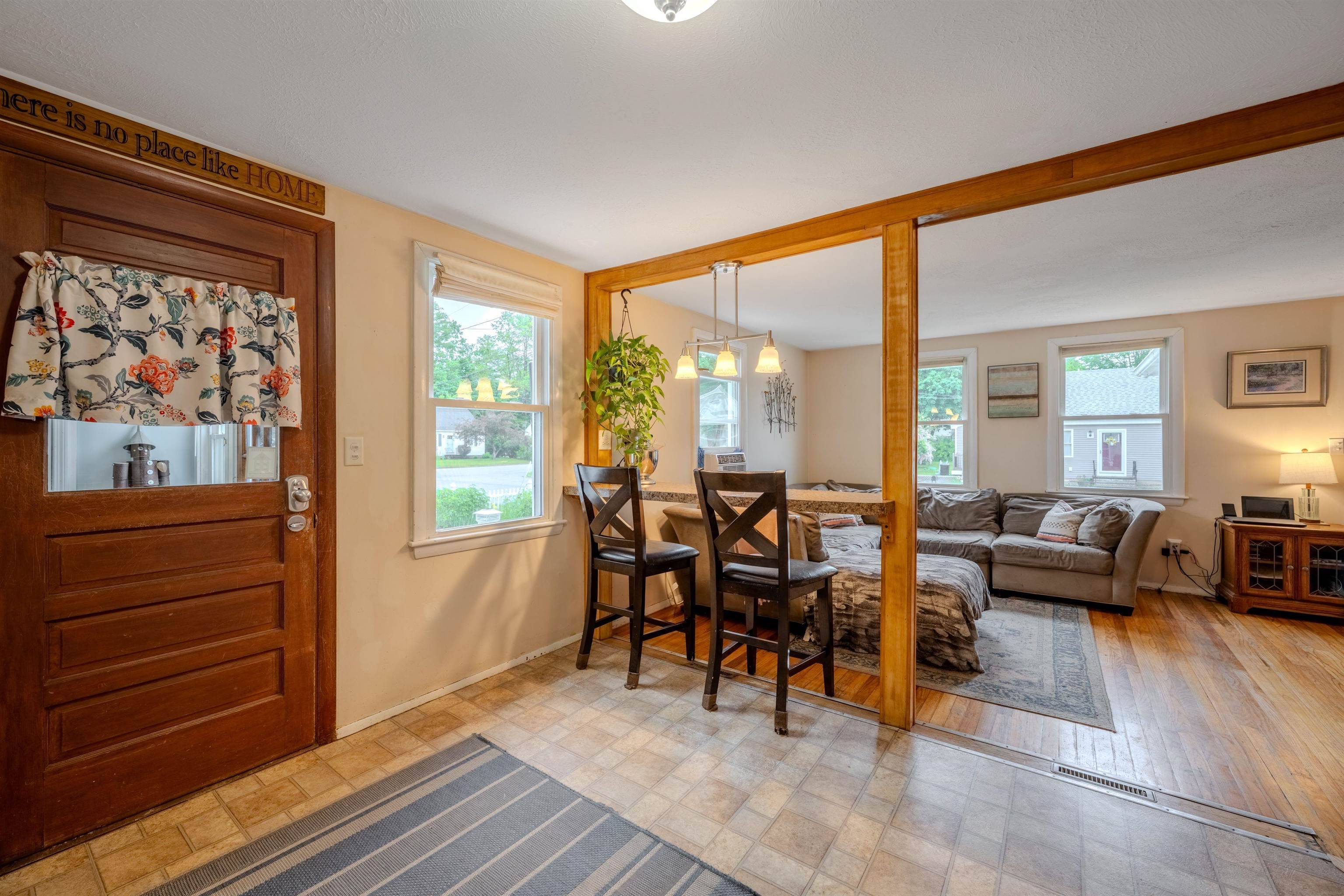 Dover, NH 03820,28 Maplewood AVE