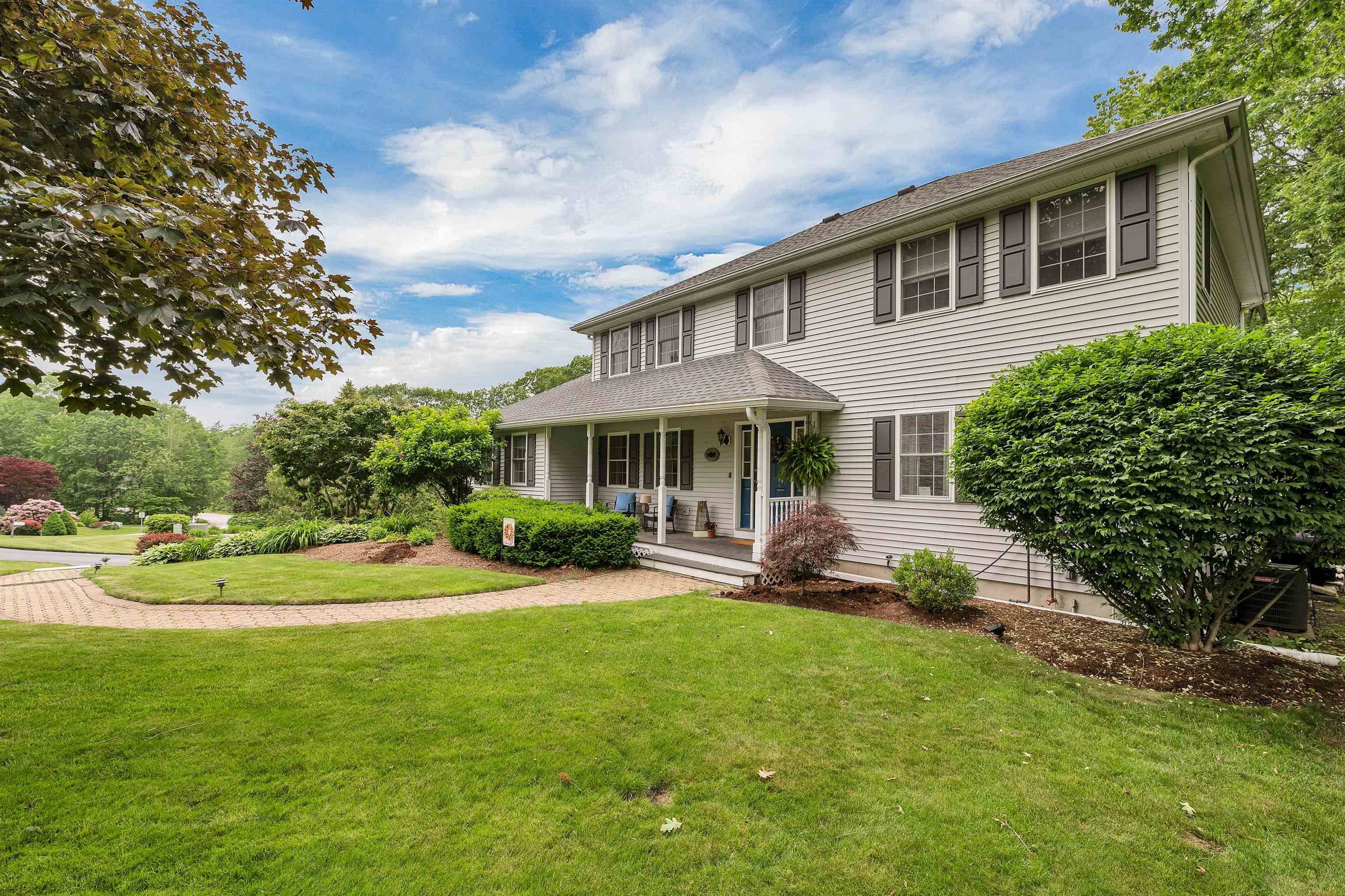 Hooksett, NH 03106,12 Julia DR