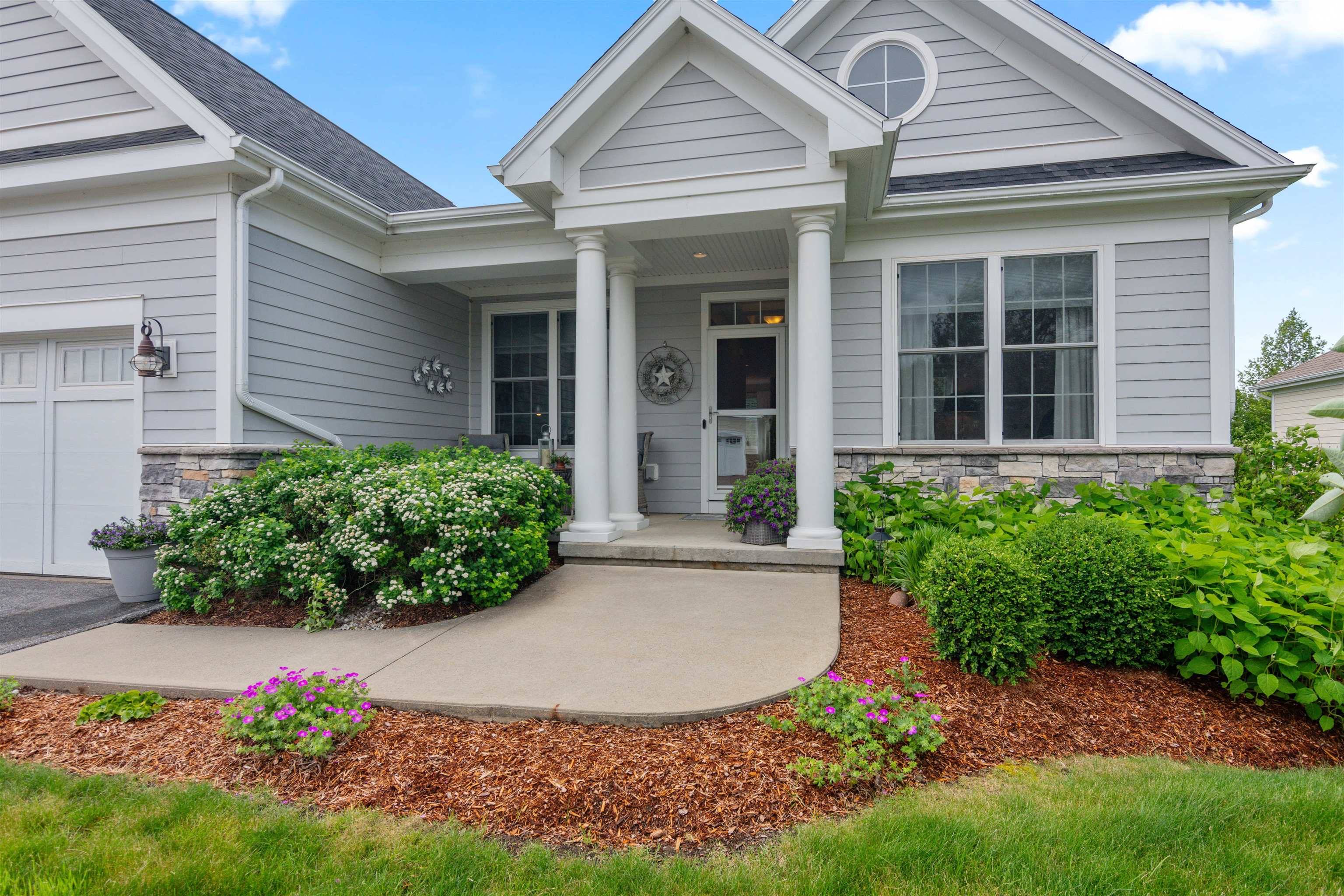 Williston, VT 05495,41 Half Moon LN