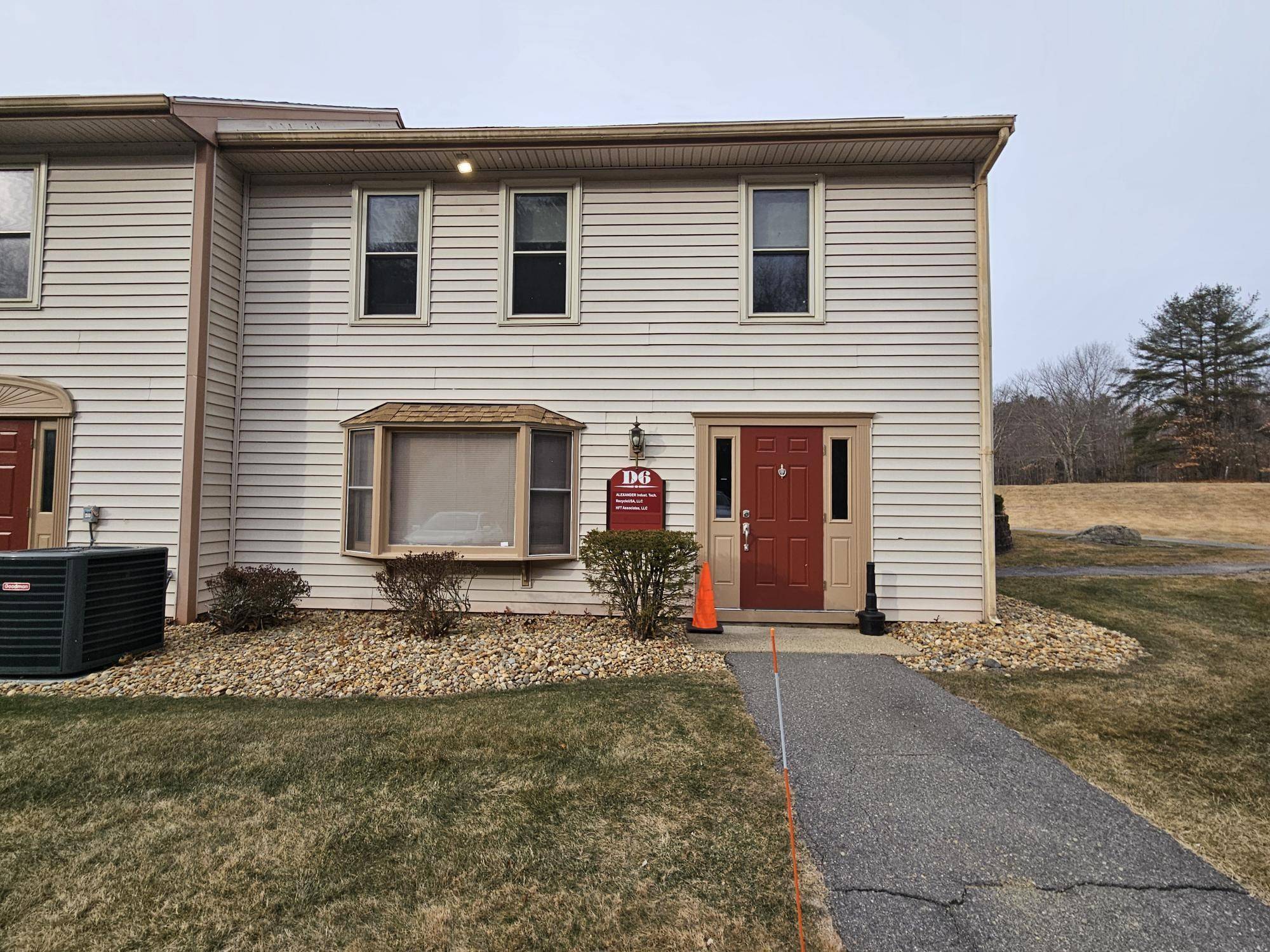 Londonderry, NH 03053,12 Parmenter RD #D6