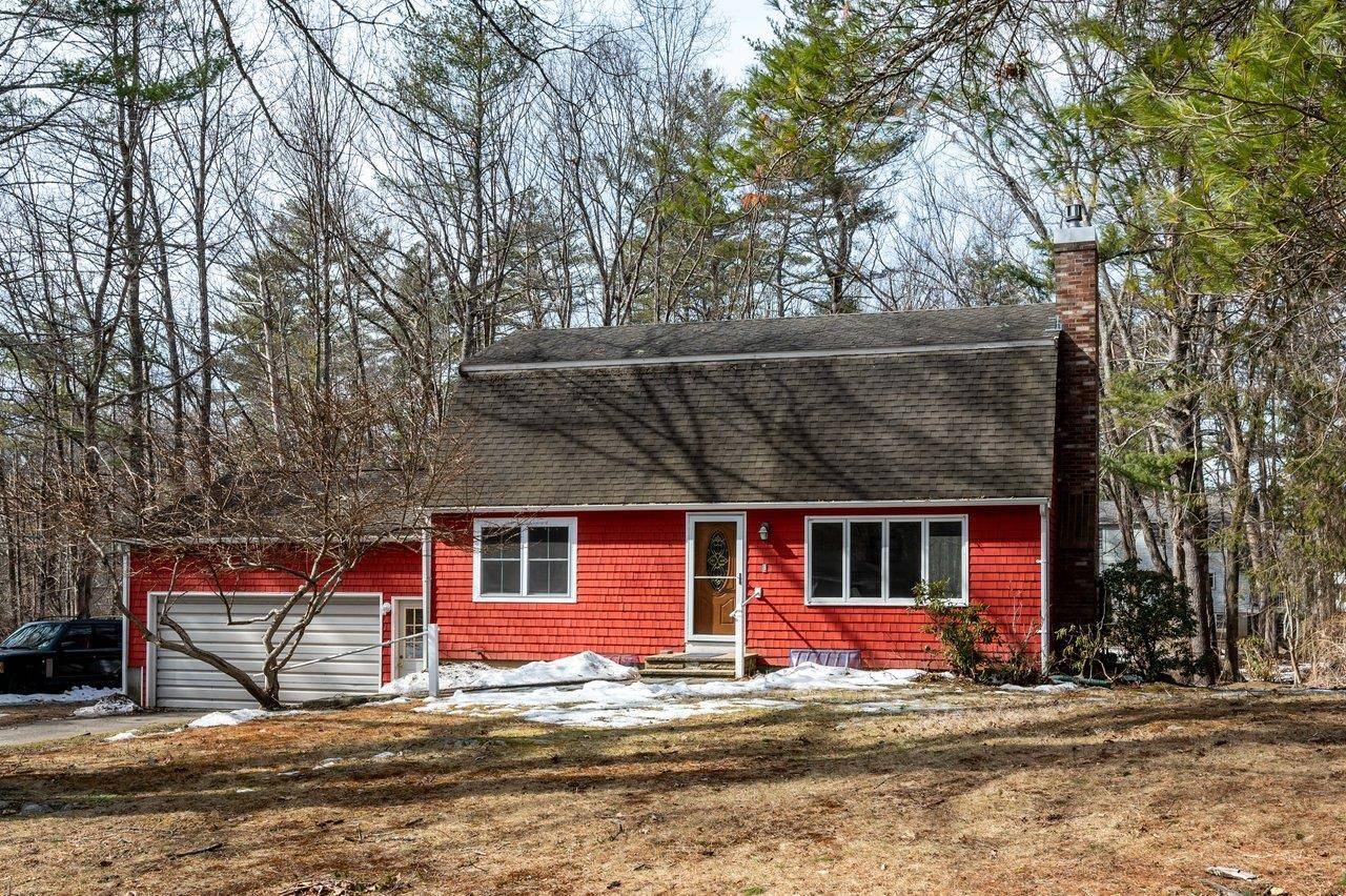Durham, NH 03824,8 Woodridge RD