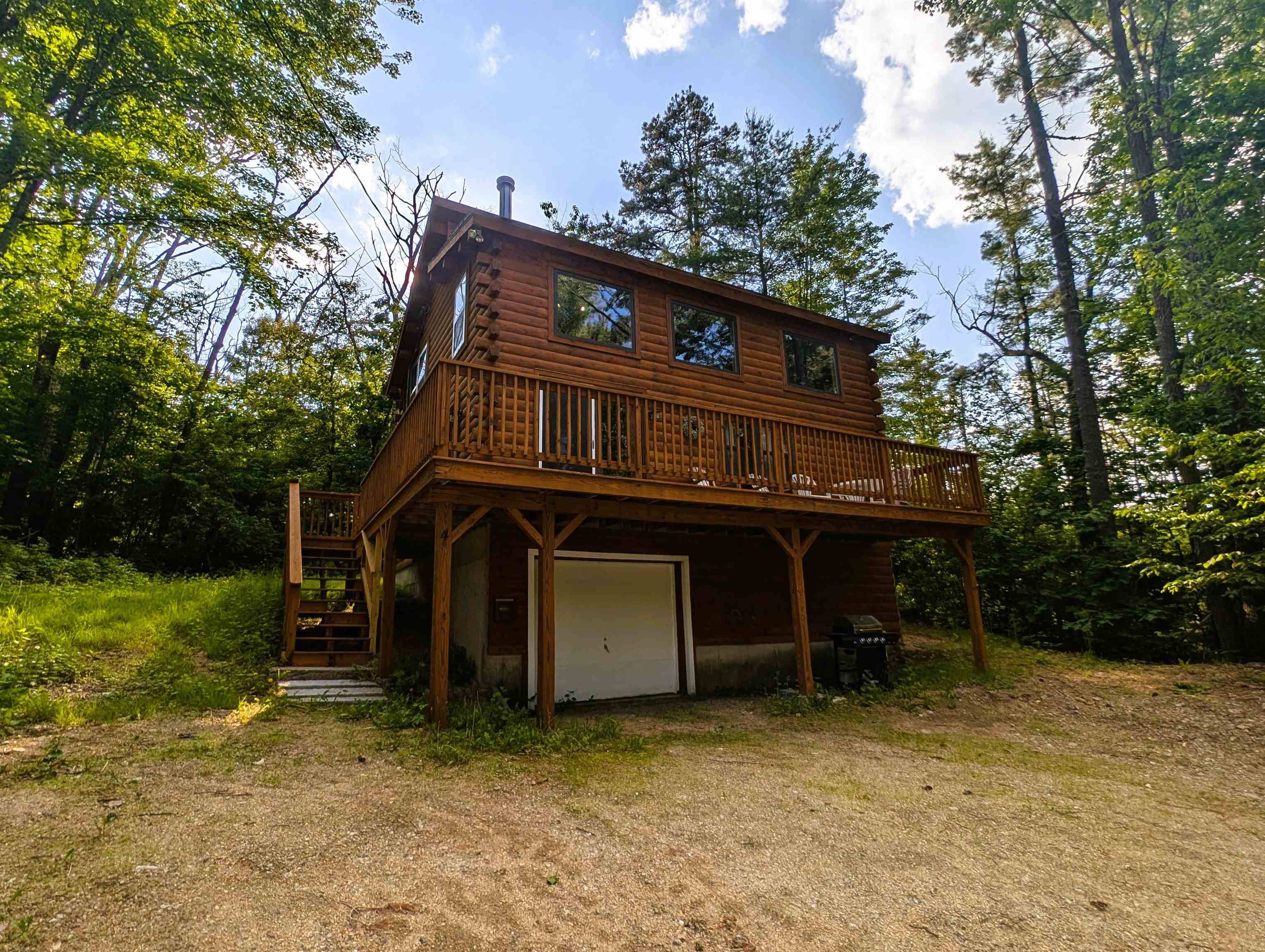 Conway, NH 03818,4 D ST