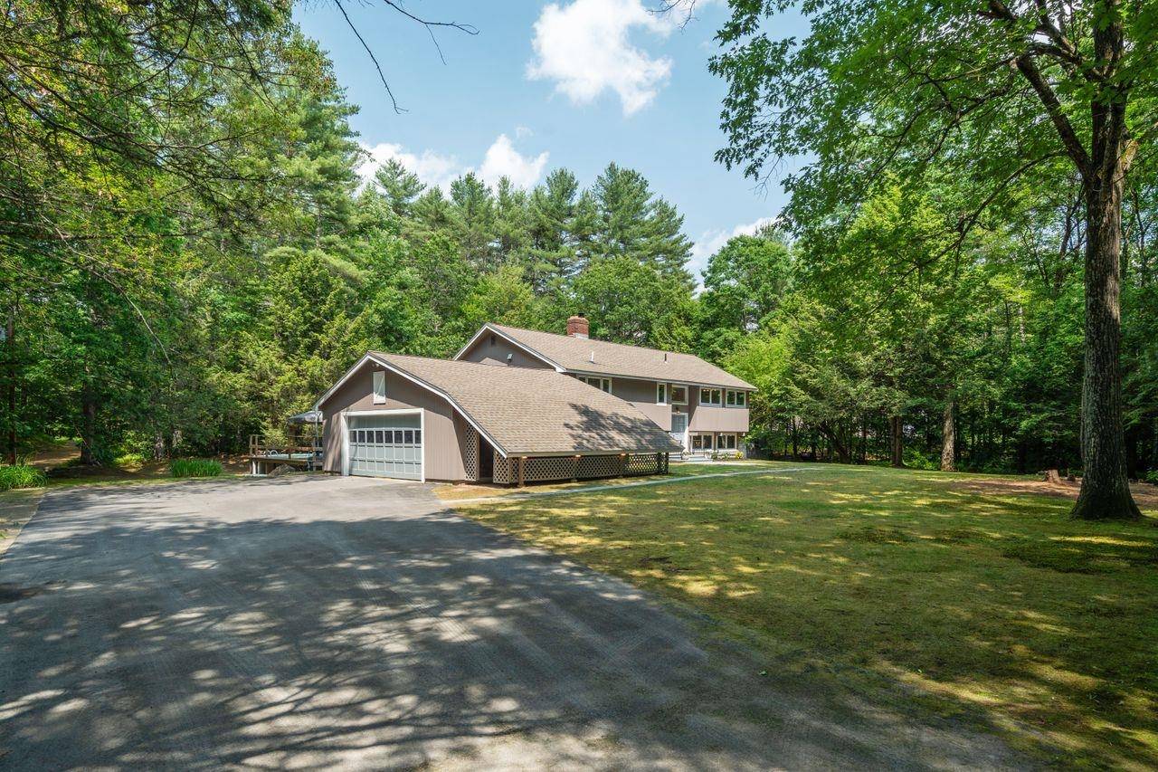 Hollis, NH 03049,10 Lawrence LN