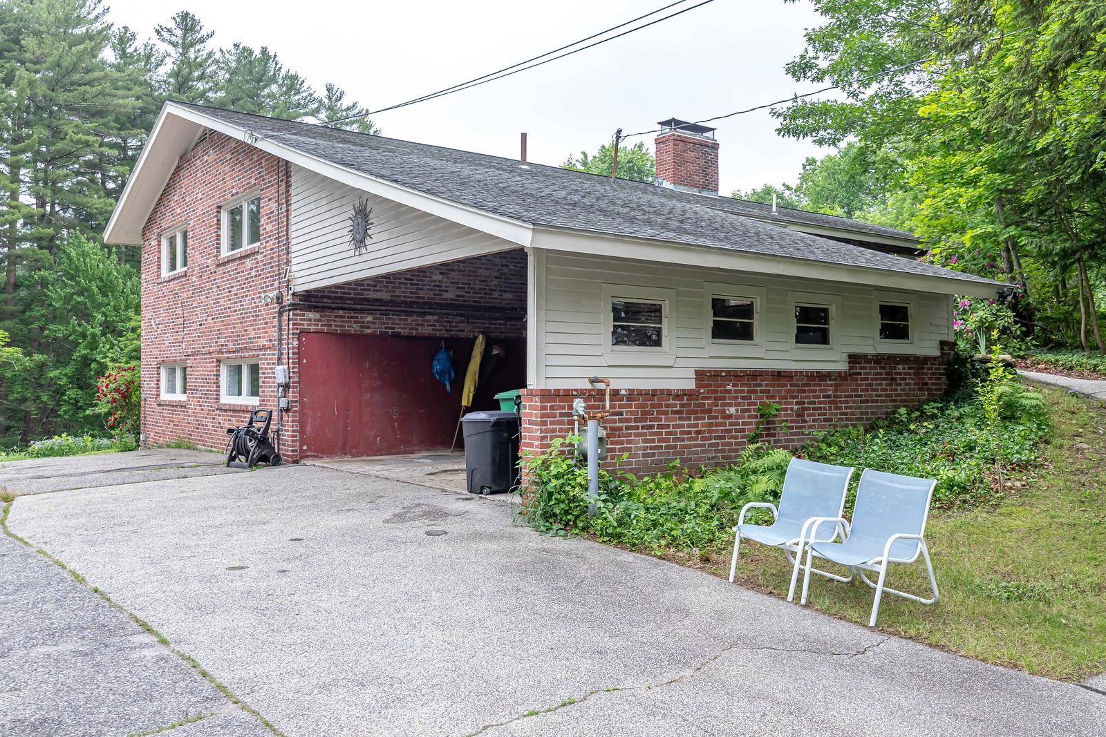 Nashua, NH 03062,28 New Searles RD