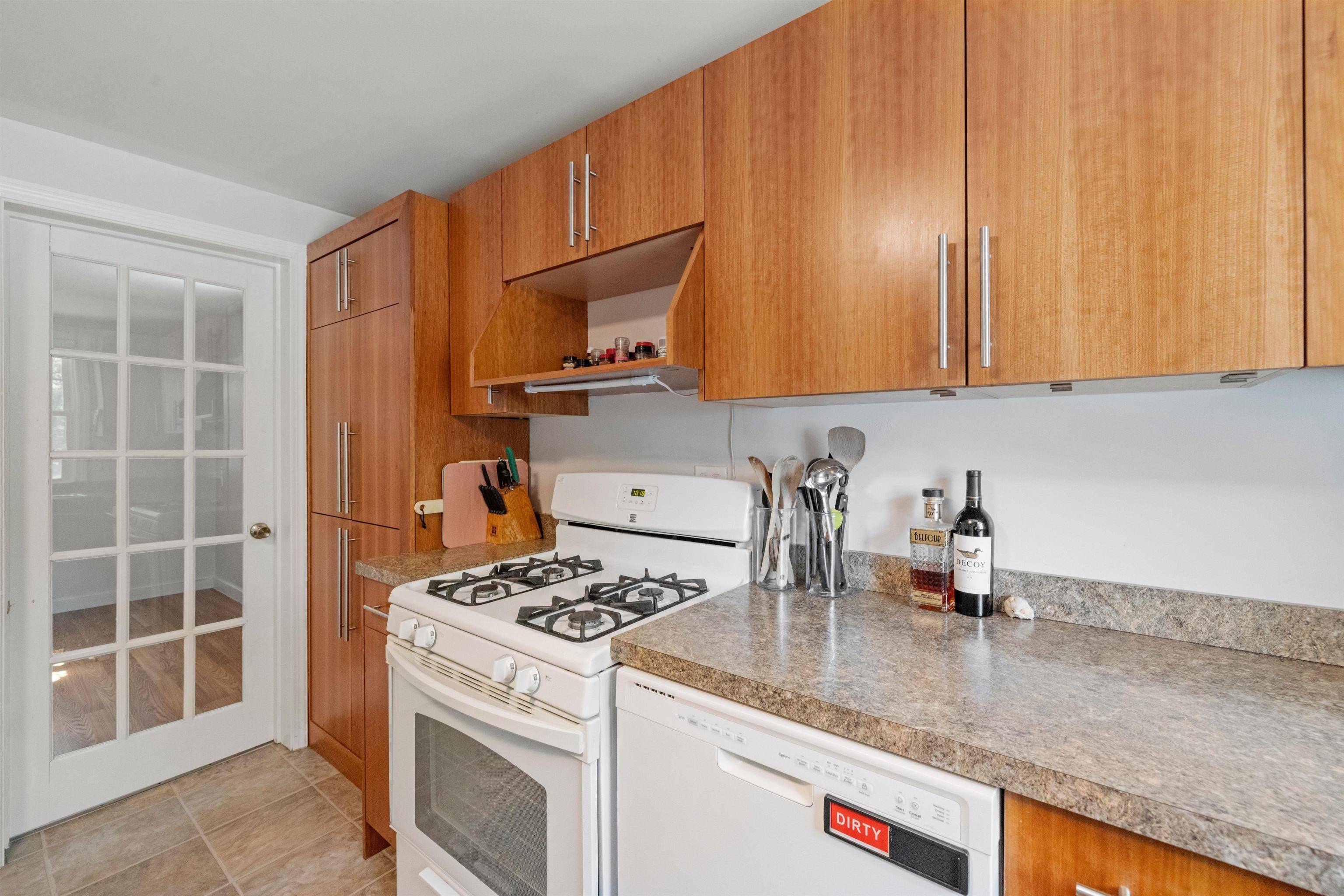 679 Maple ST Manchester, NH 03104
