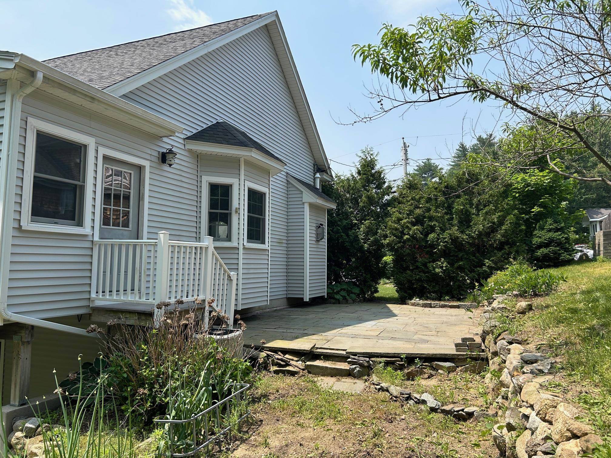 Bedford, NH 03110,9 Woodlawn AVE