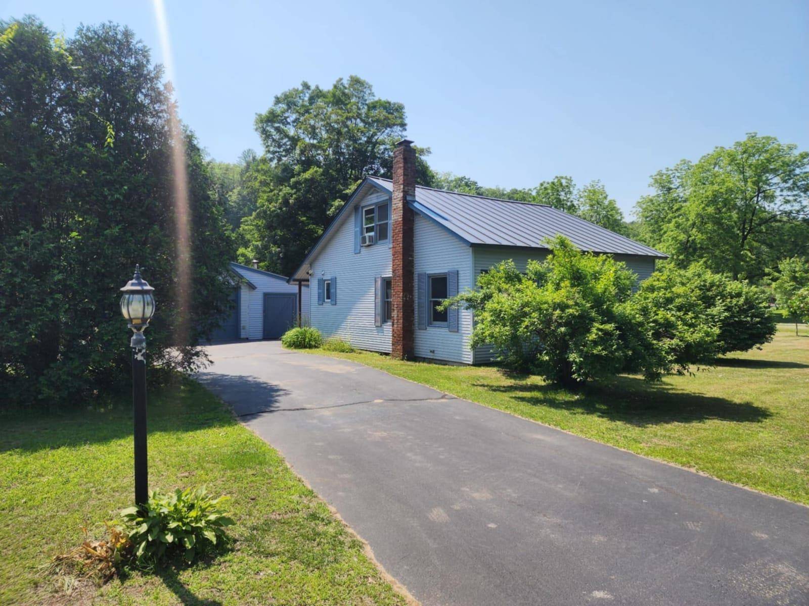 Brattleboro, VT 05301,1082 W River RD