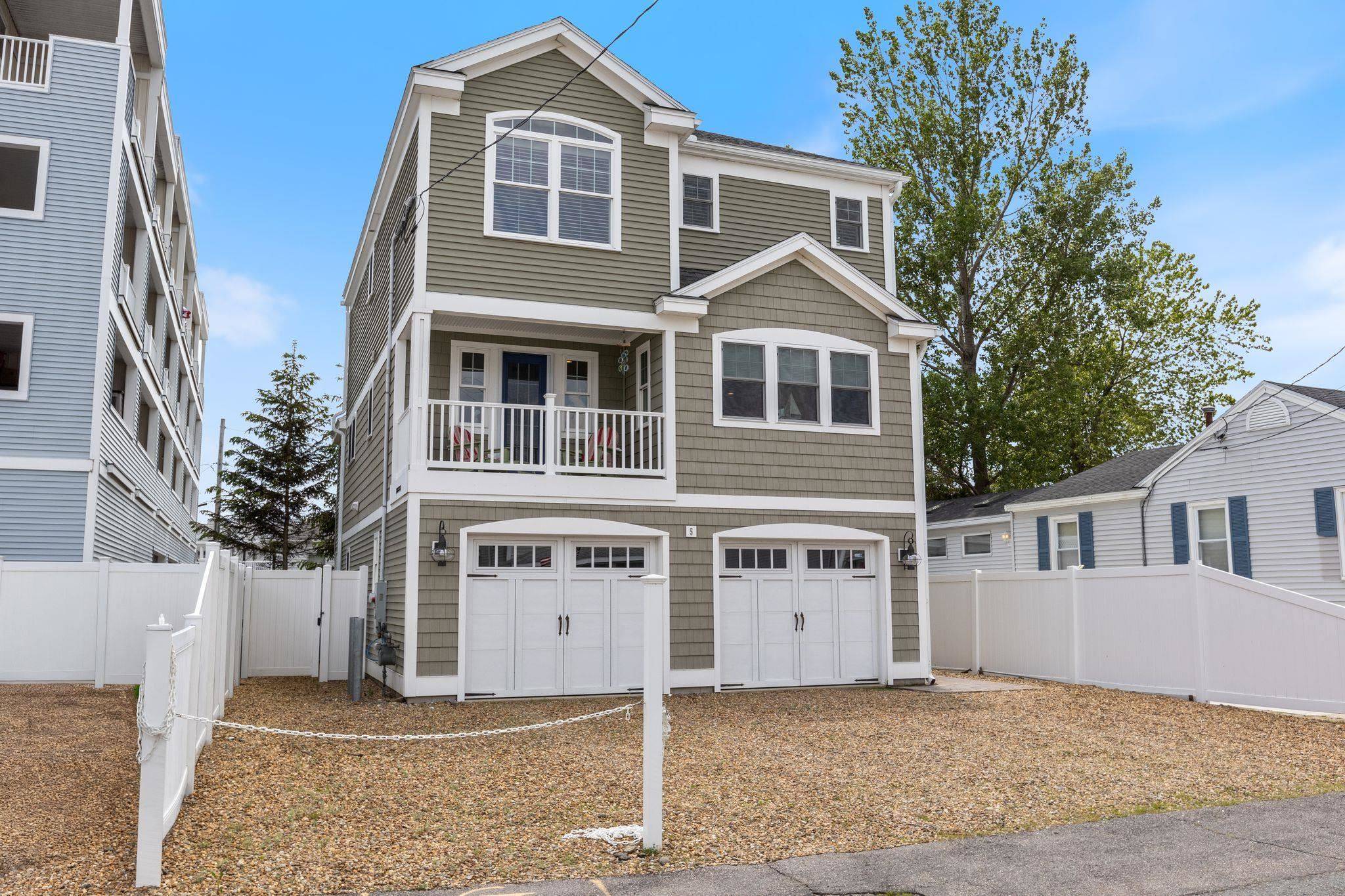 Hampton, NH 03842,5 Fellows AVE