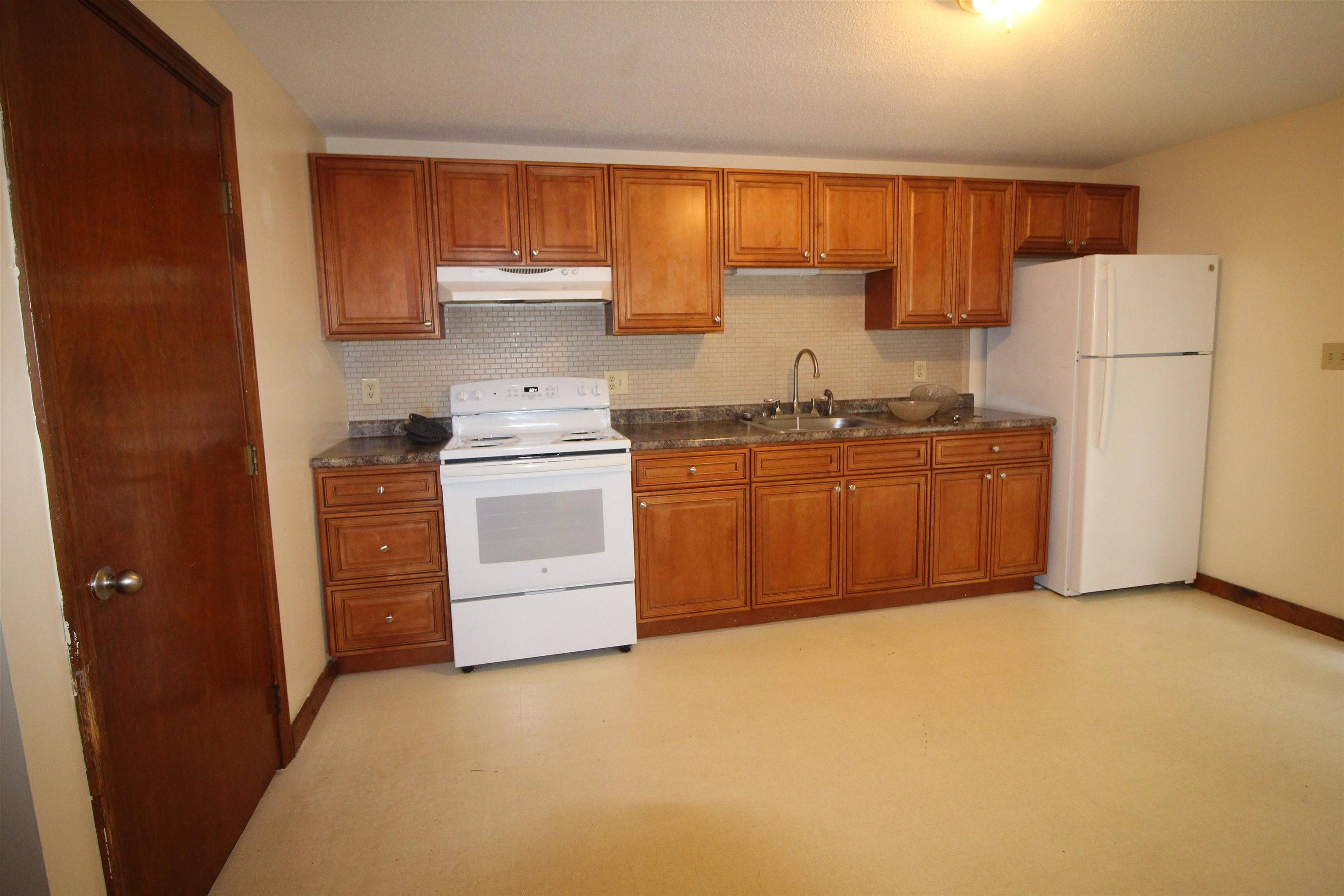 Derry, NH 03038,82 Franklin ST #1