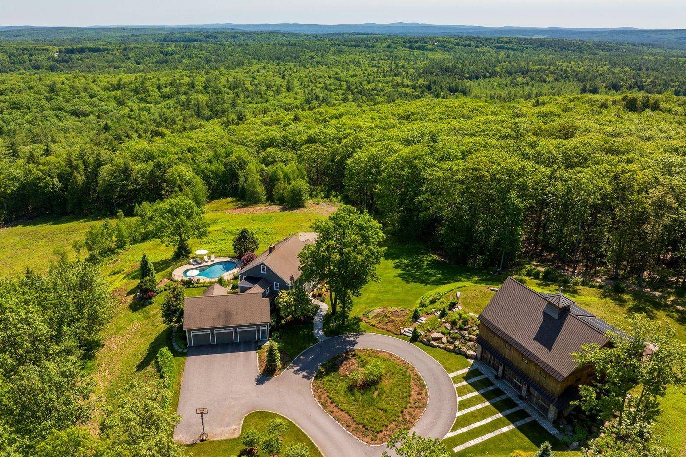 Hopkinton, NH 03229,541 South RD
