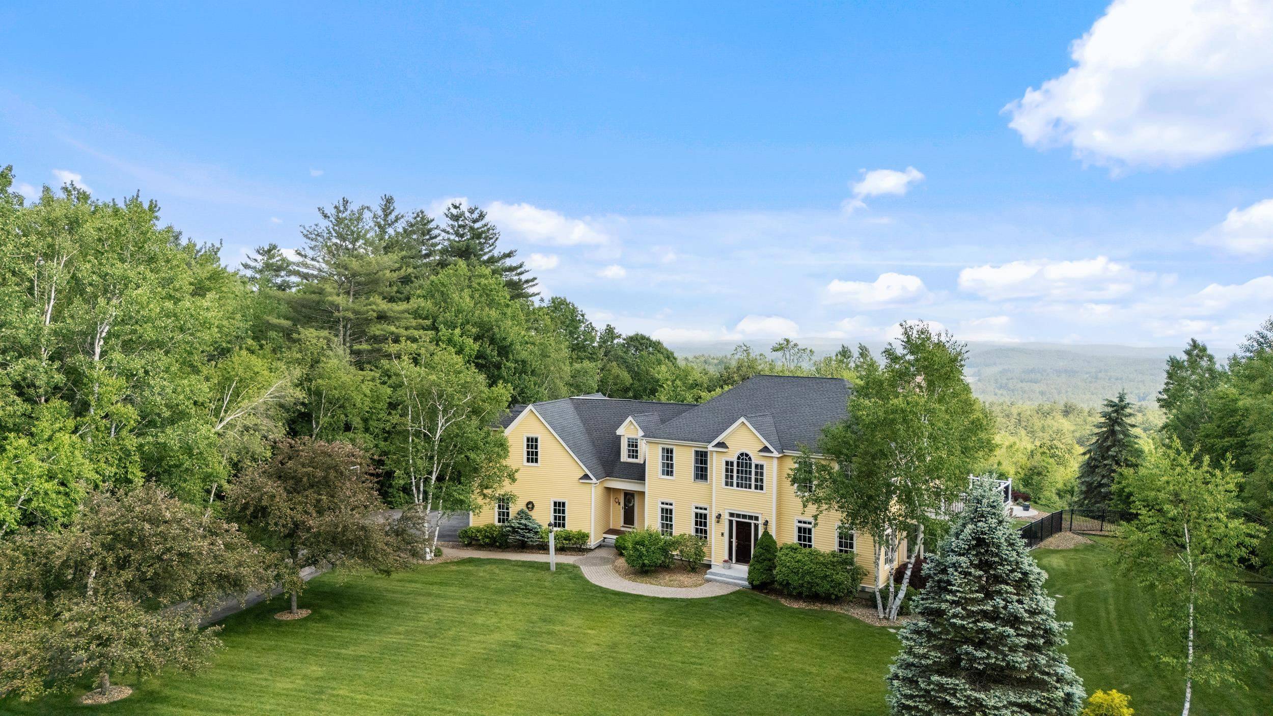 Bedford, NH 03110,3 Baldwin LN