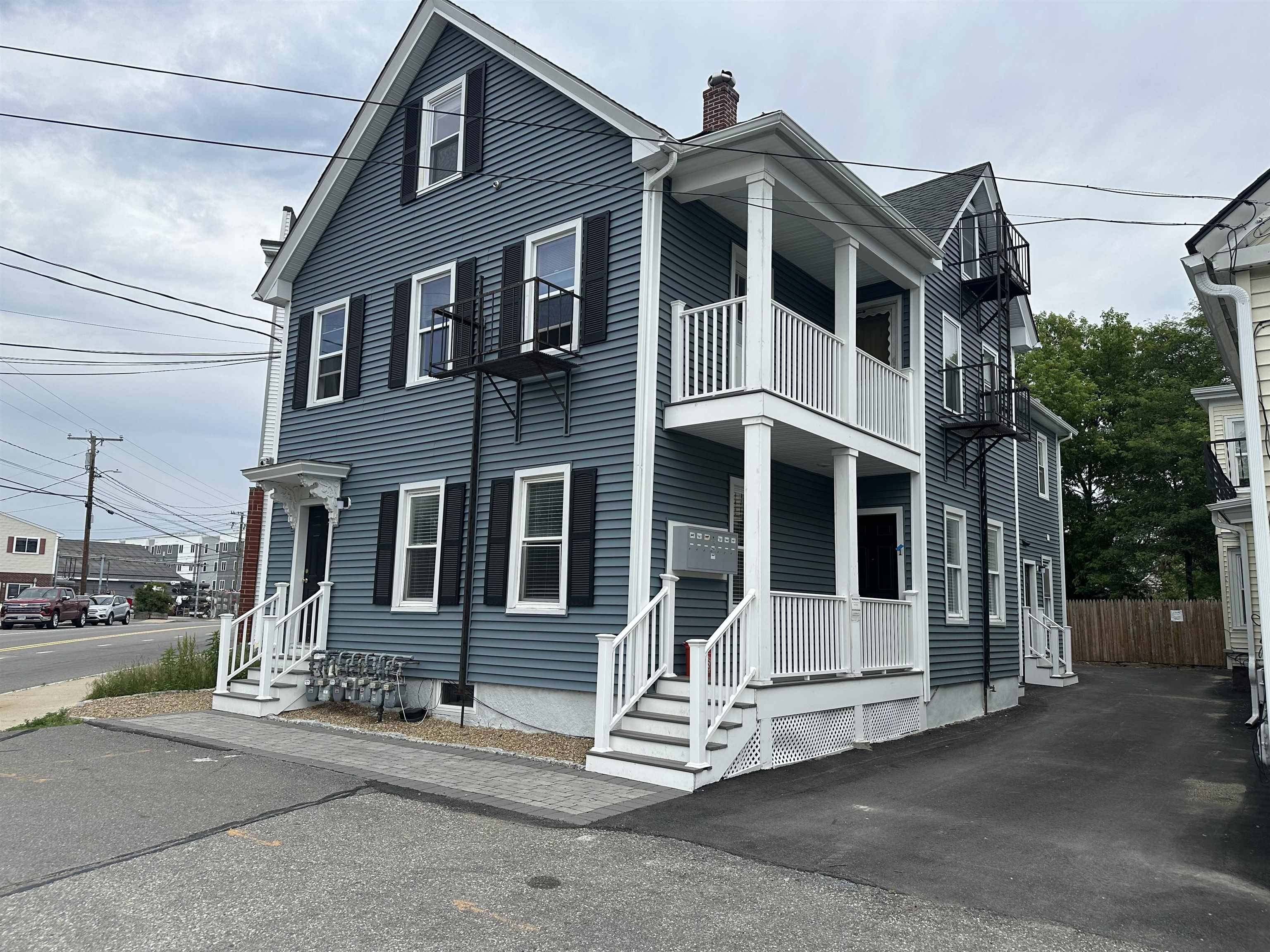 Nashua, NH 03060,30 Ledge ST #4