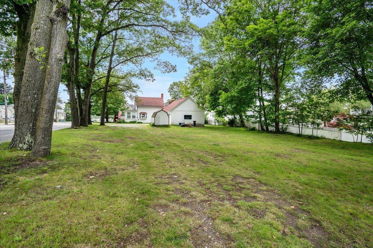 Manchester, NH 03109,264 Candia RD