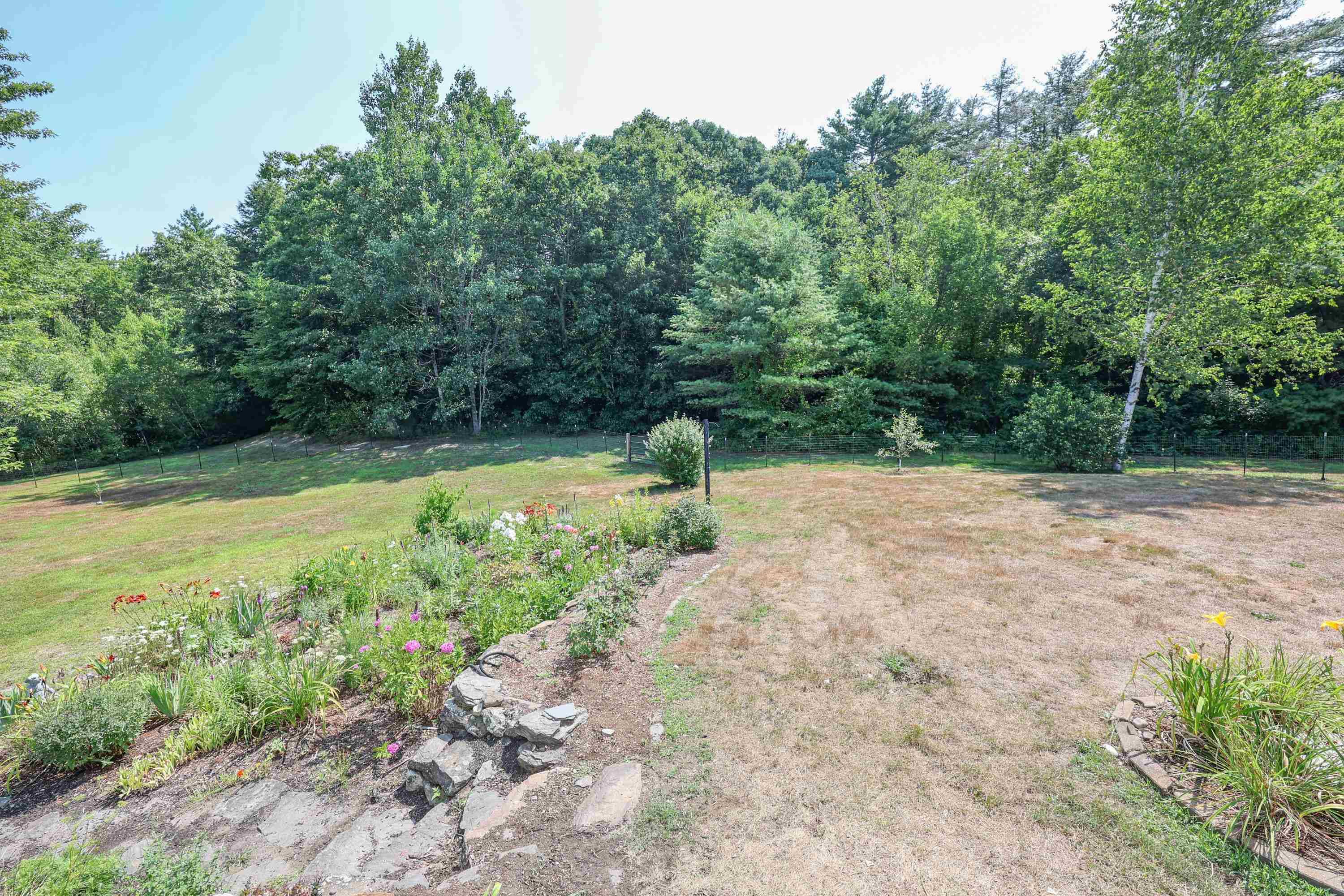 21 Thunder RD Fremont, NH 03044