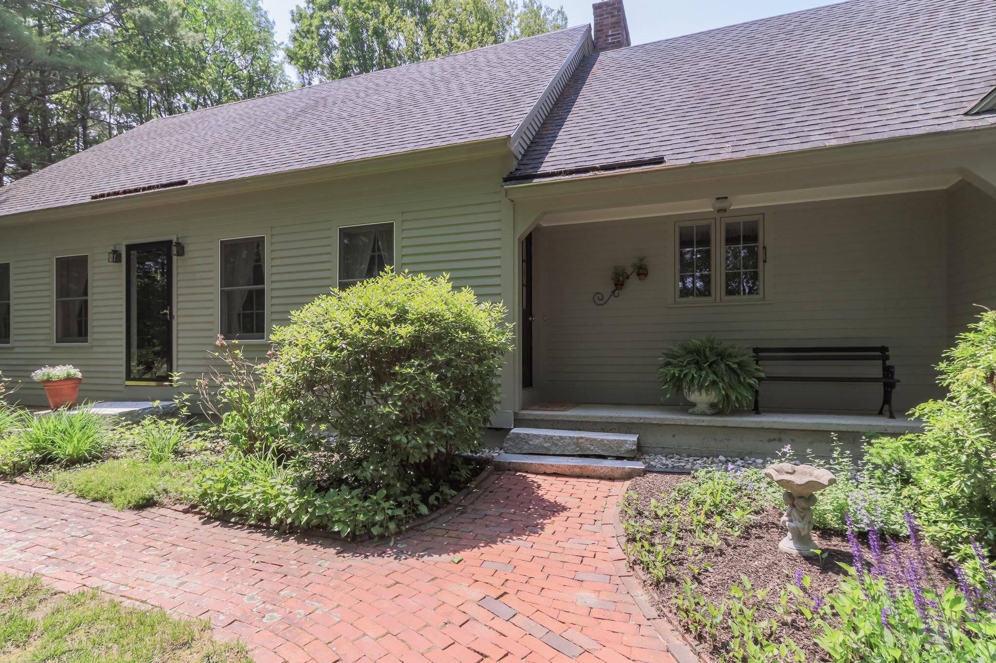 Bow, NH 03304,56 Knox RD