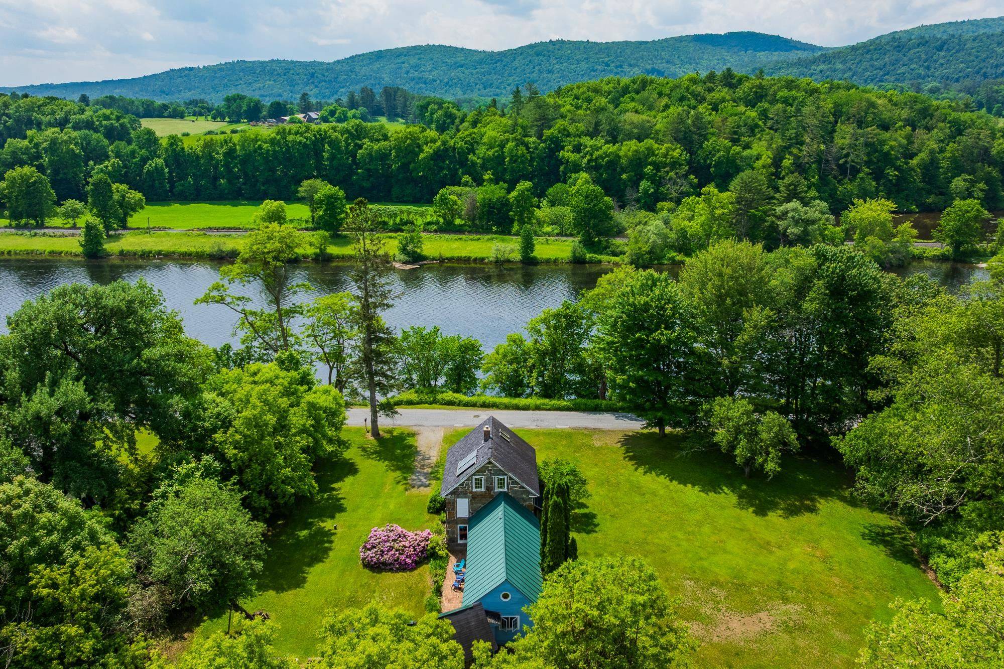 Lyme, NH 03768,526 River RD