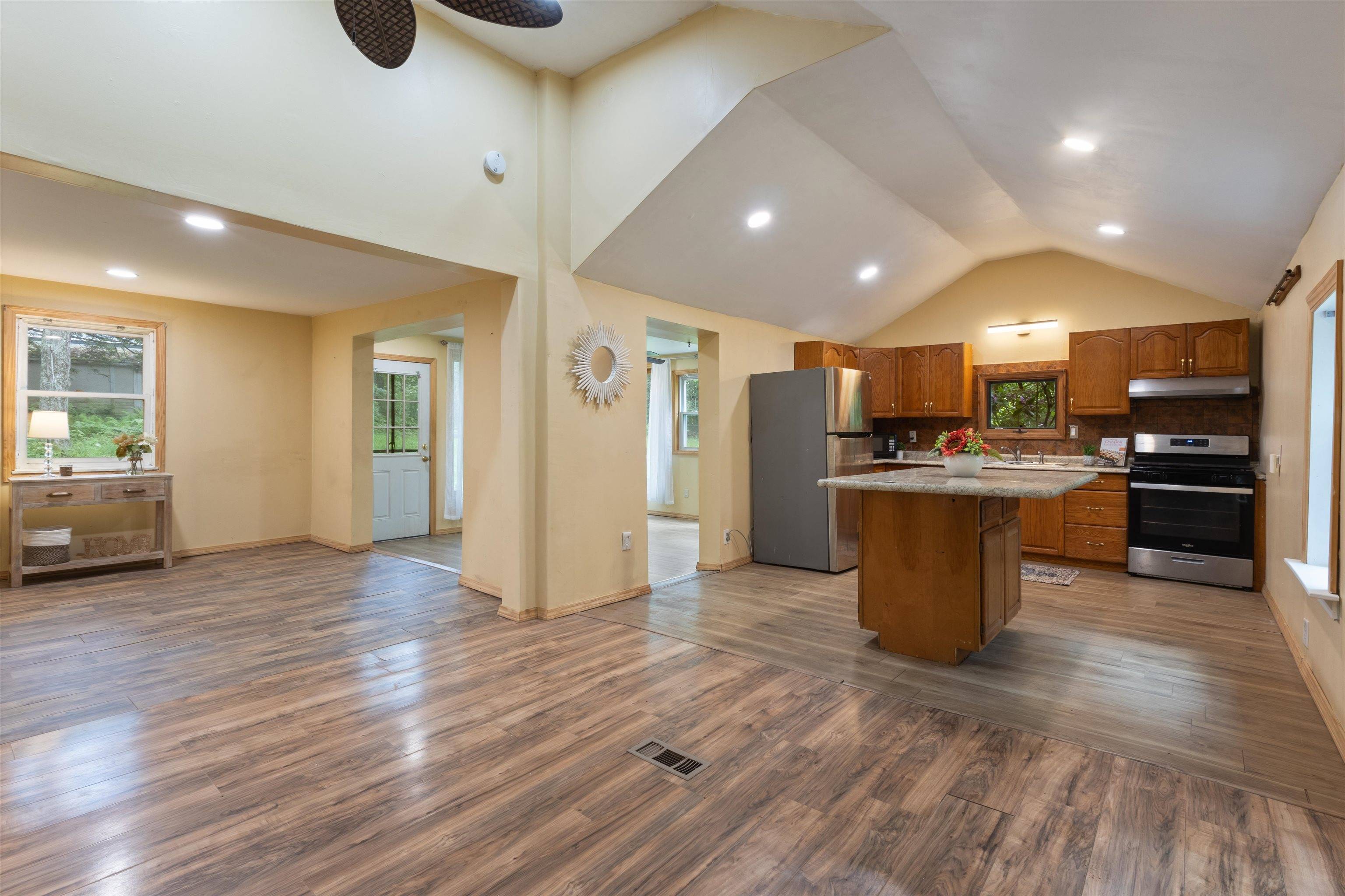 105 Harvey Lake RD Northwood, NH 03261