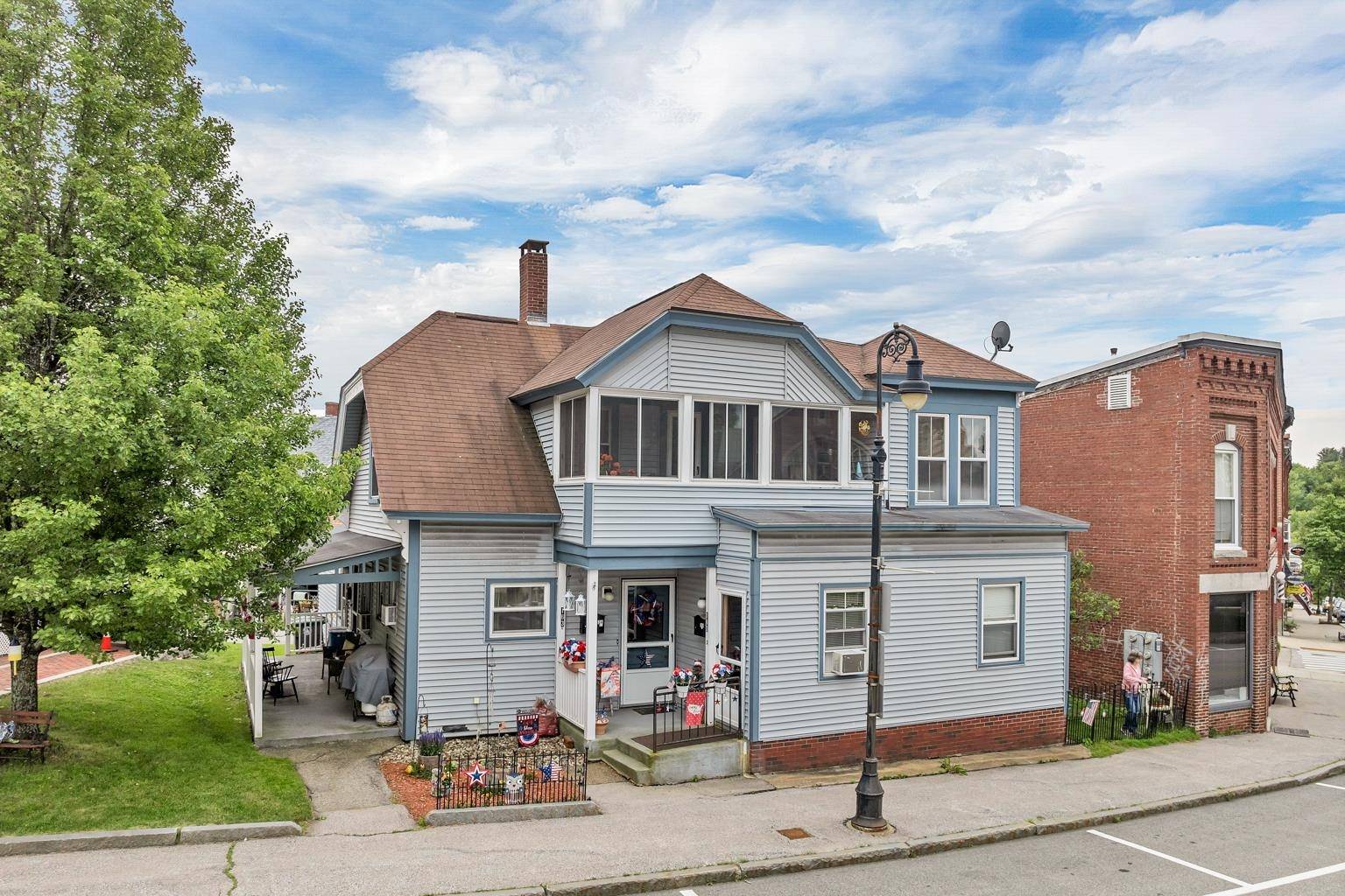 Pembroke, NH 03275,163-165 Main ST