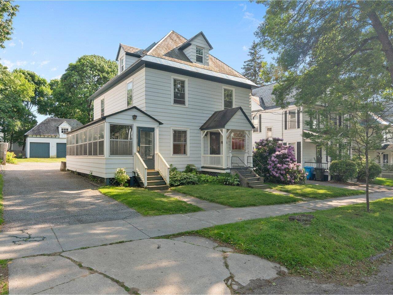 Burlington, VT 05401,159 Loomis ST