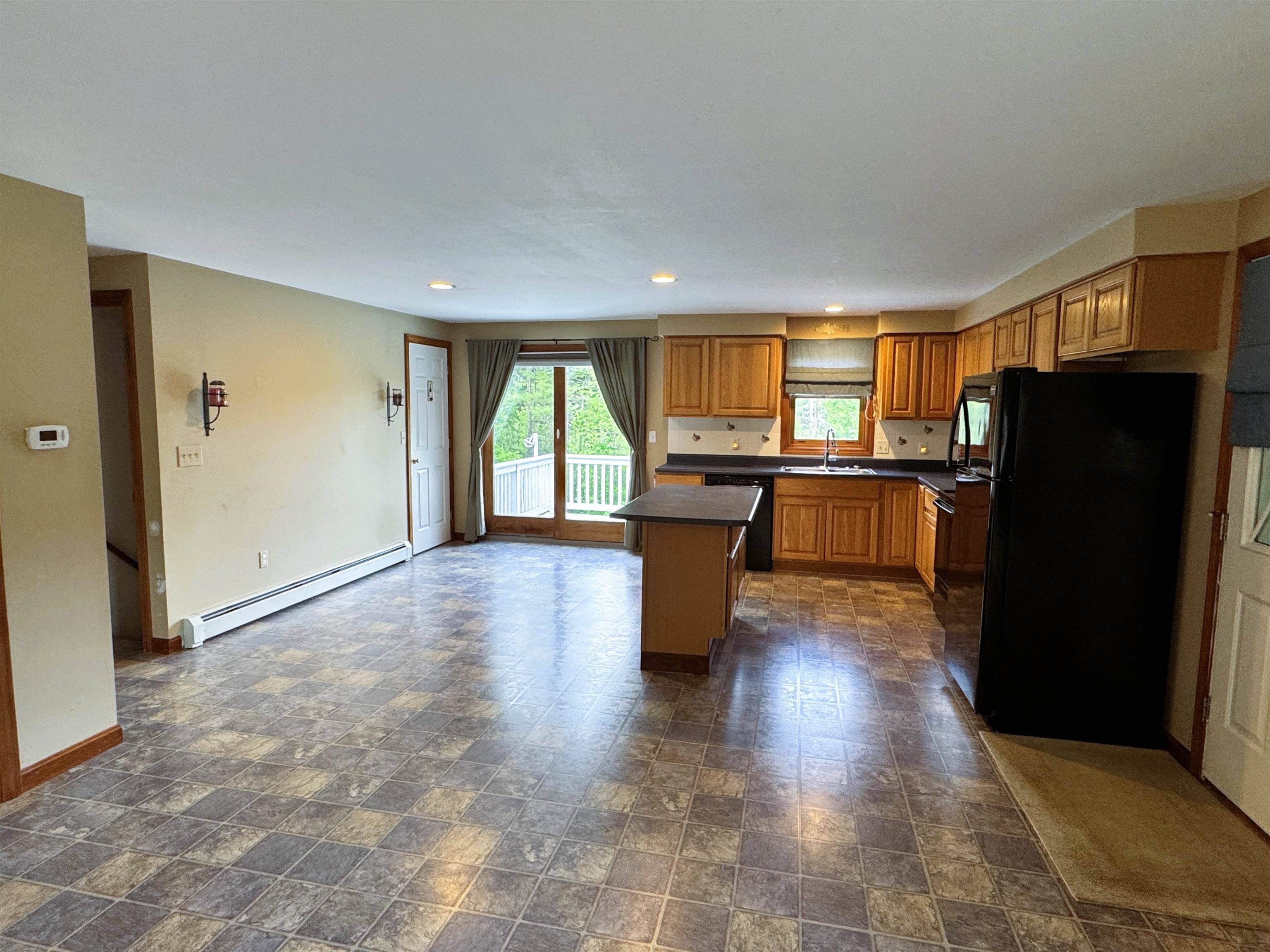 Littleton, NH 03561,257 Crane ST