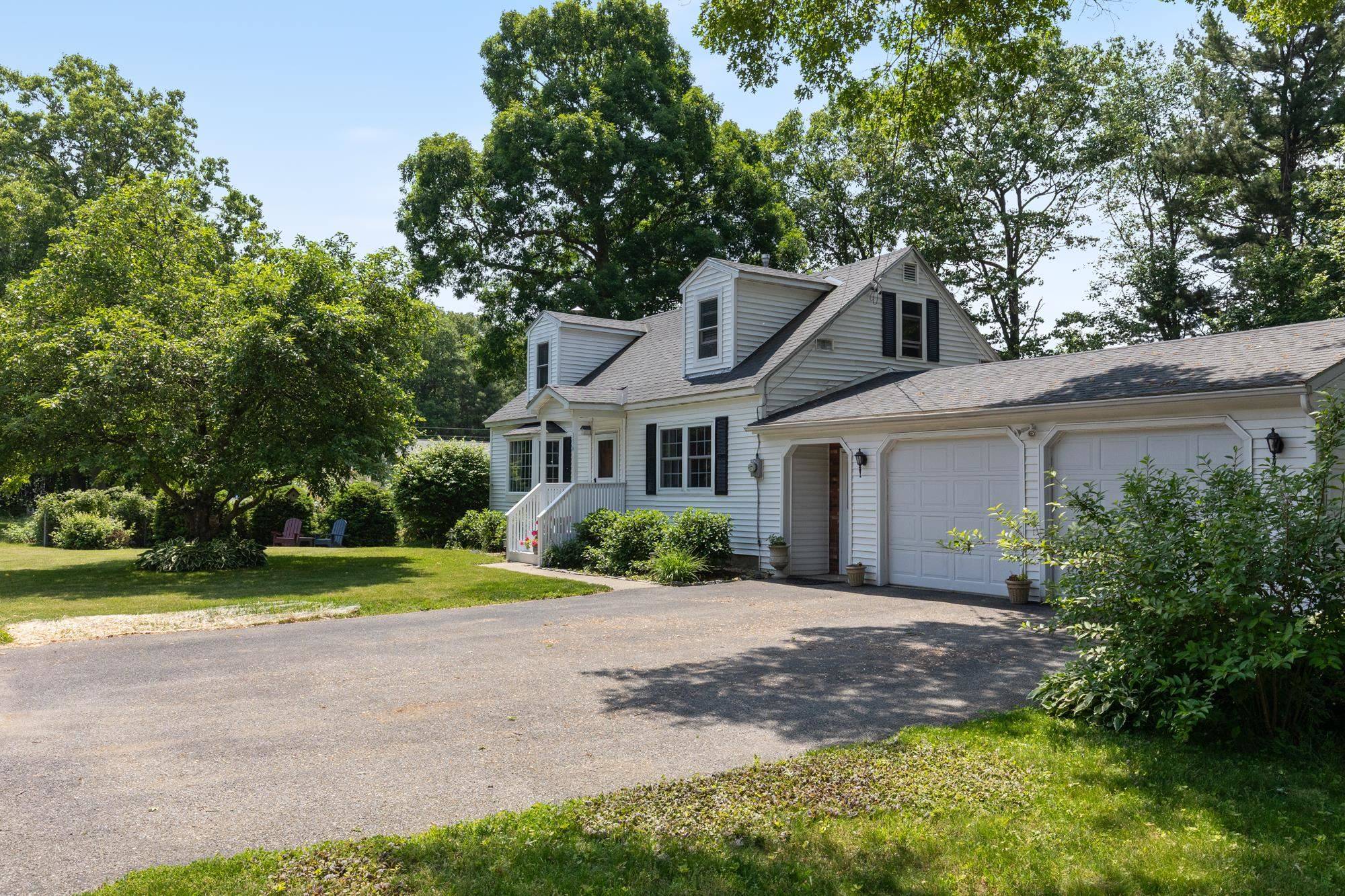 Colchester, VT 05446,136 Red Oak DR
