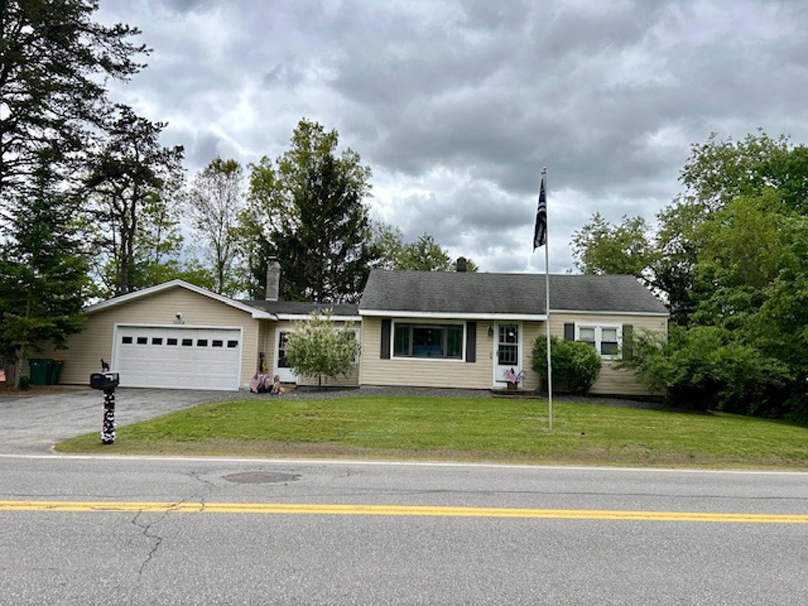 Rochester, NH 03868,33 Salmon Falls RD