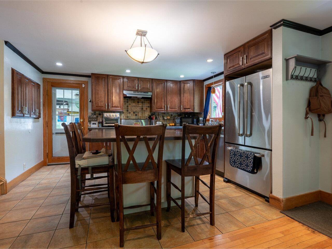 82 Oakwood DR South Burlington, VT 05403