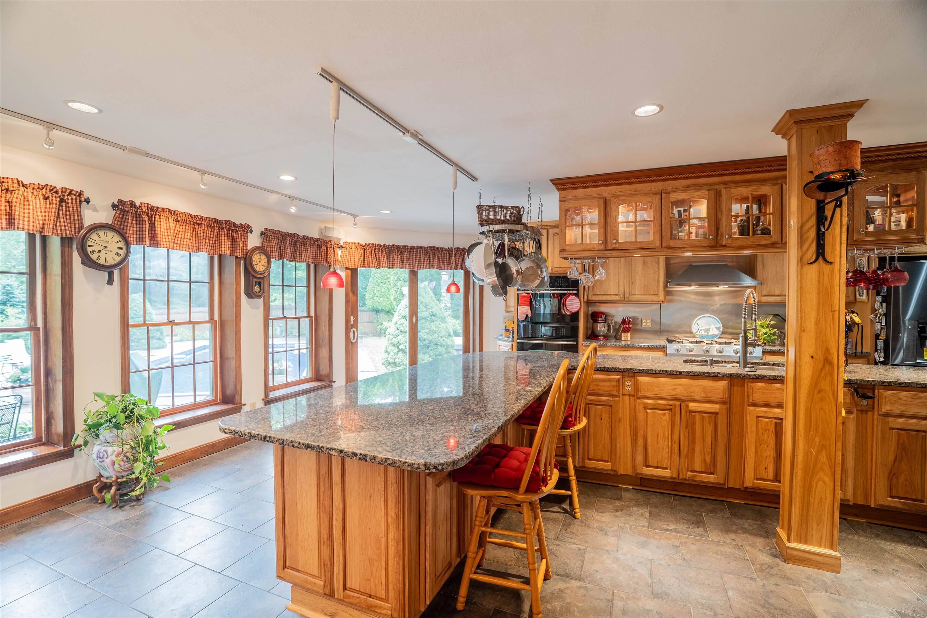 Kensington, NH 03833,9 Oak Ridge RD