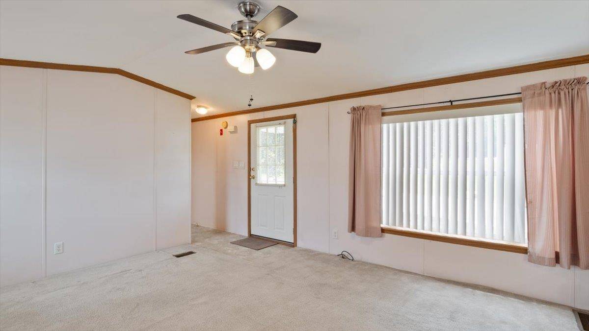 Salem, NH 03079,70 Caddy DR
