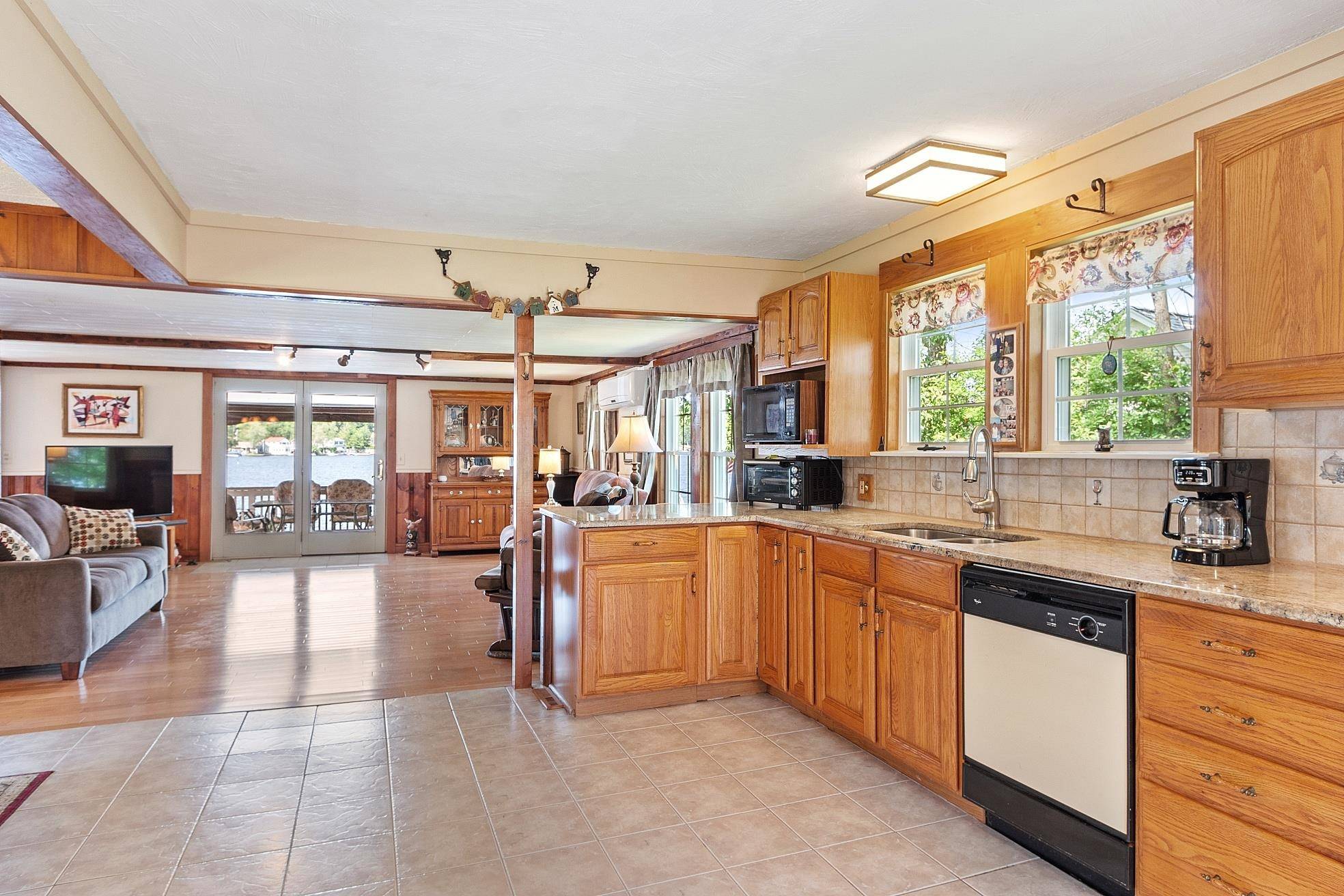 Hampstead, NH 03841,4 Shore DR