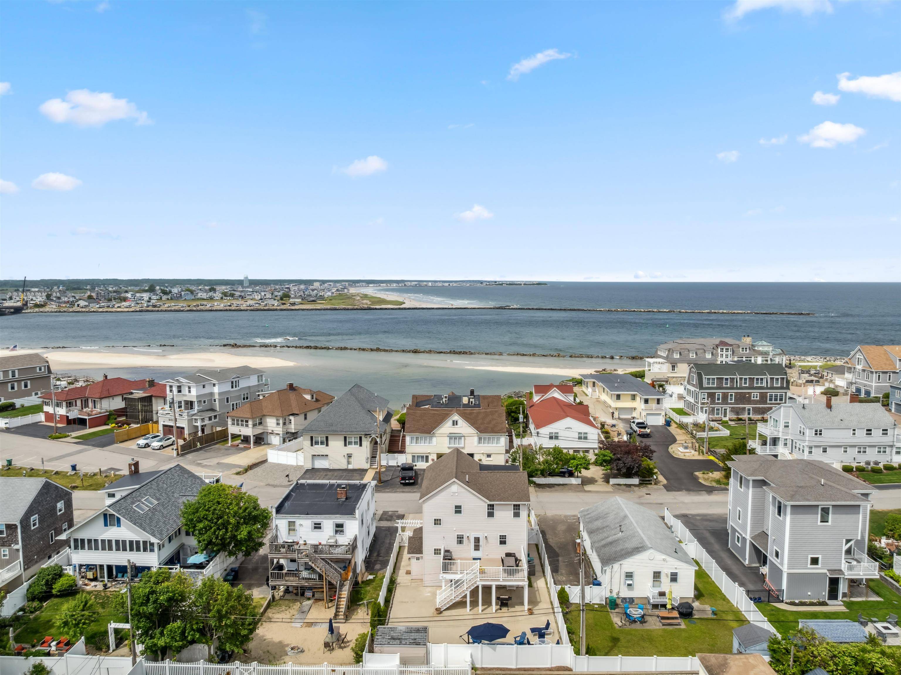Seabrook, NH 03874,72 Plymouth ST