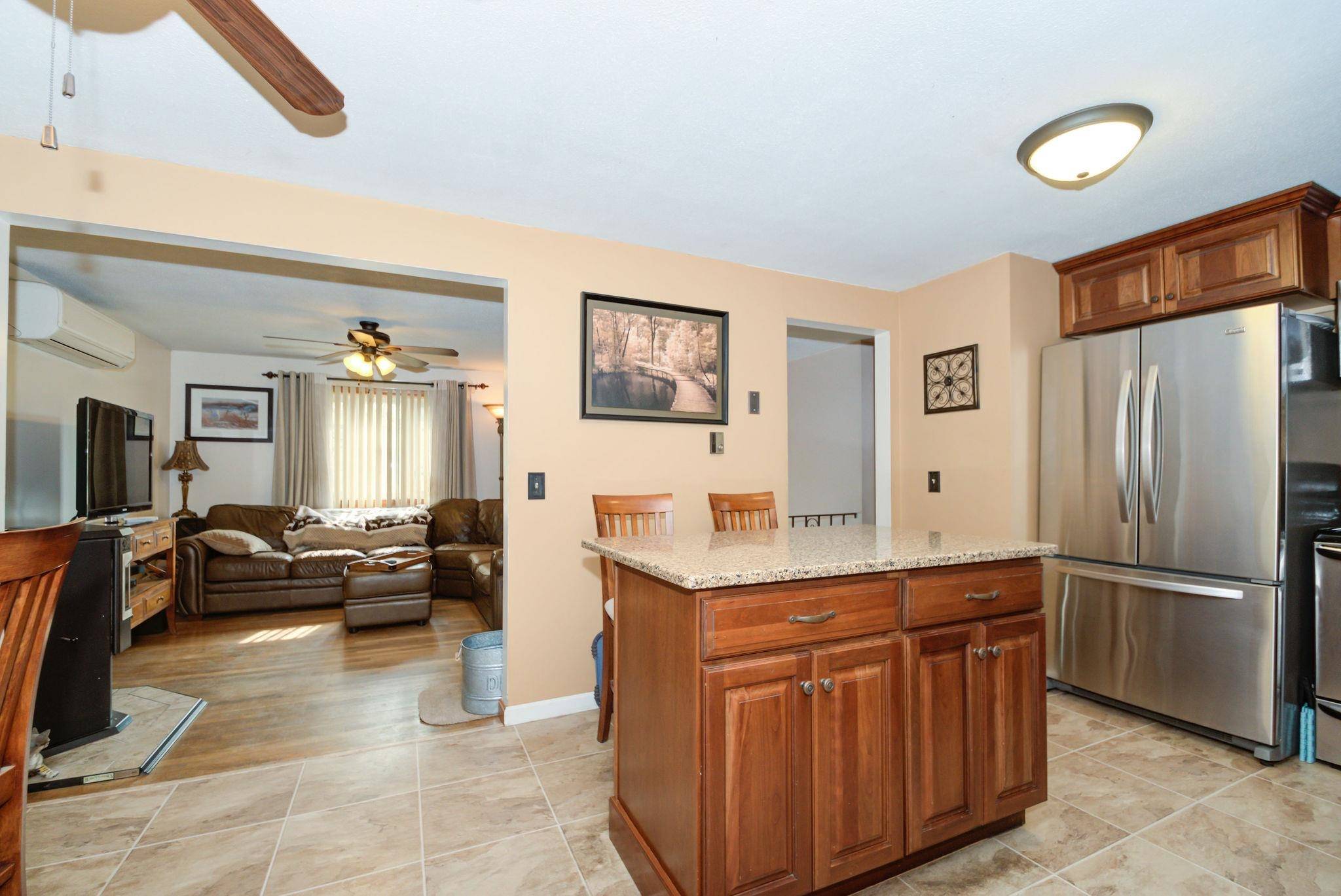 27 Meisner RD Salem, NH 03079