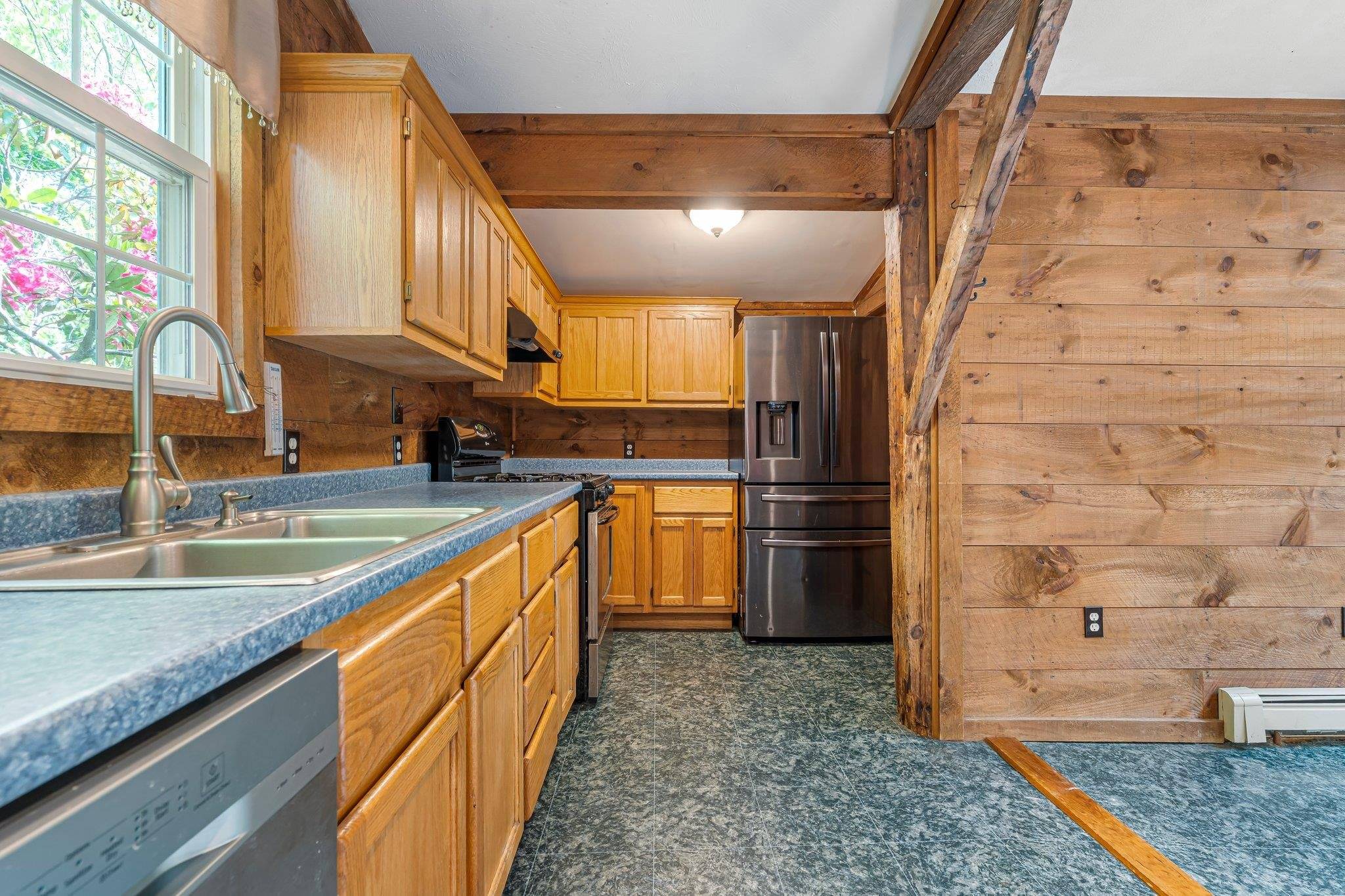 Candia, NH 03034,429 Critchett RD