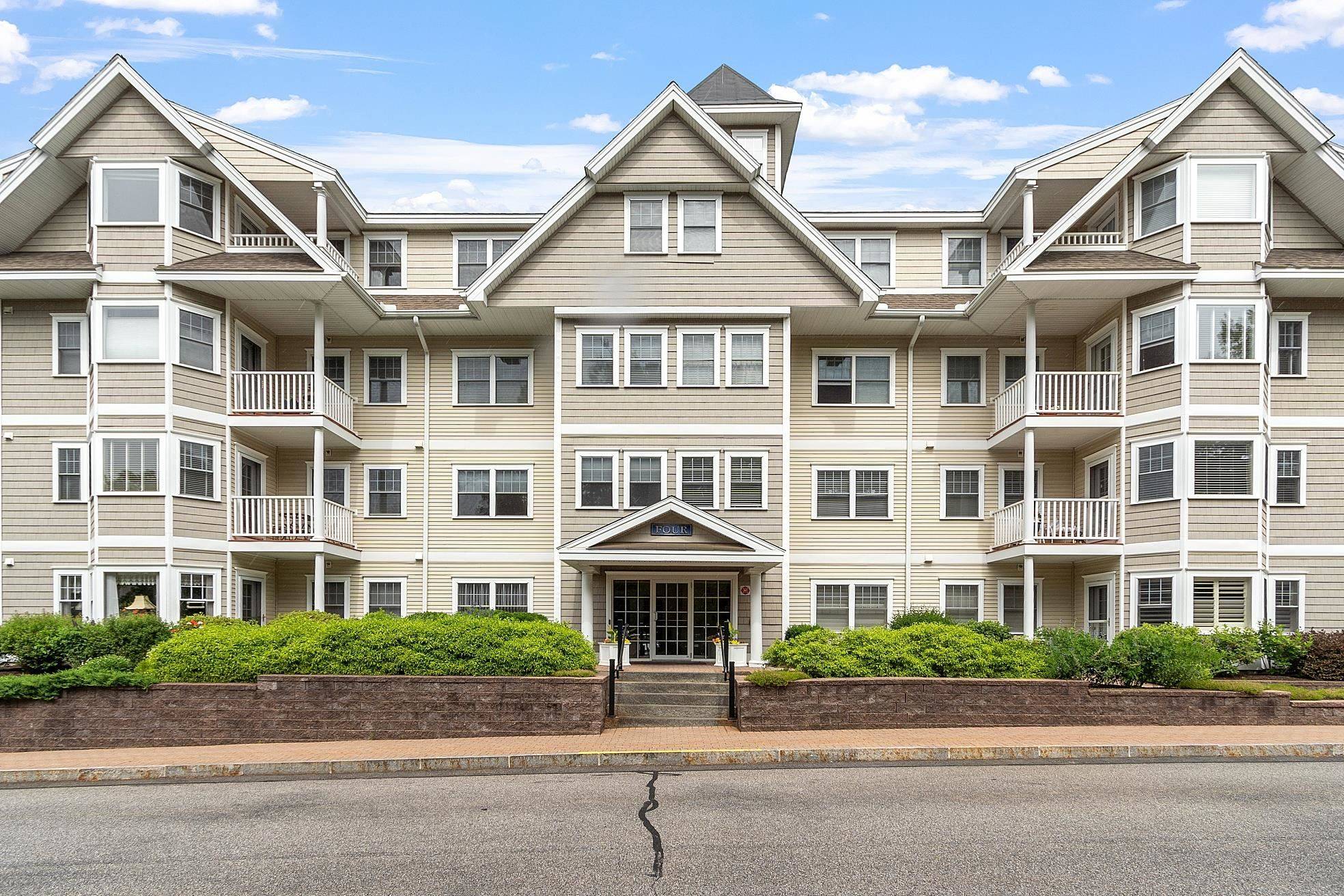 Exeter, NH 03833,4 Sterling Hill LN #424