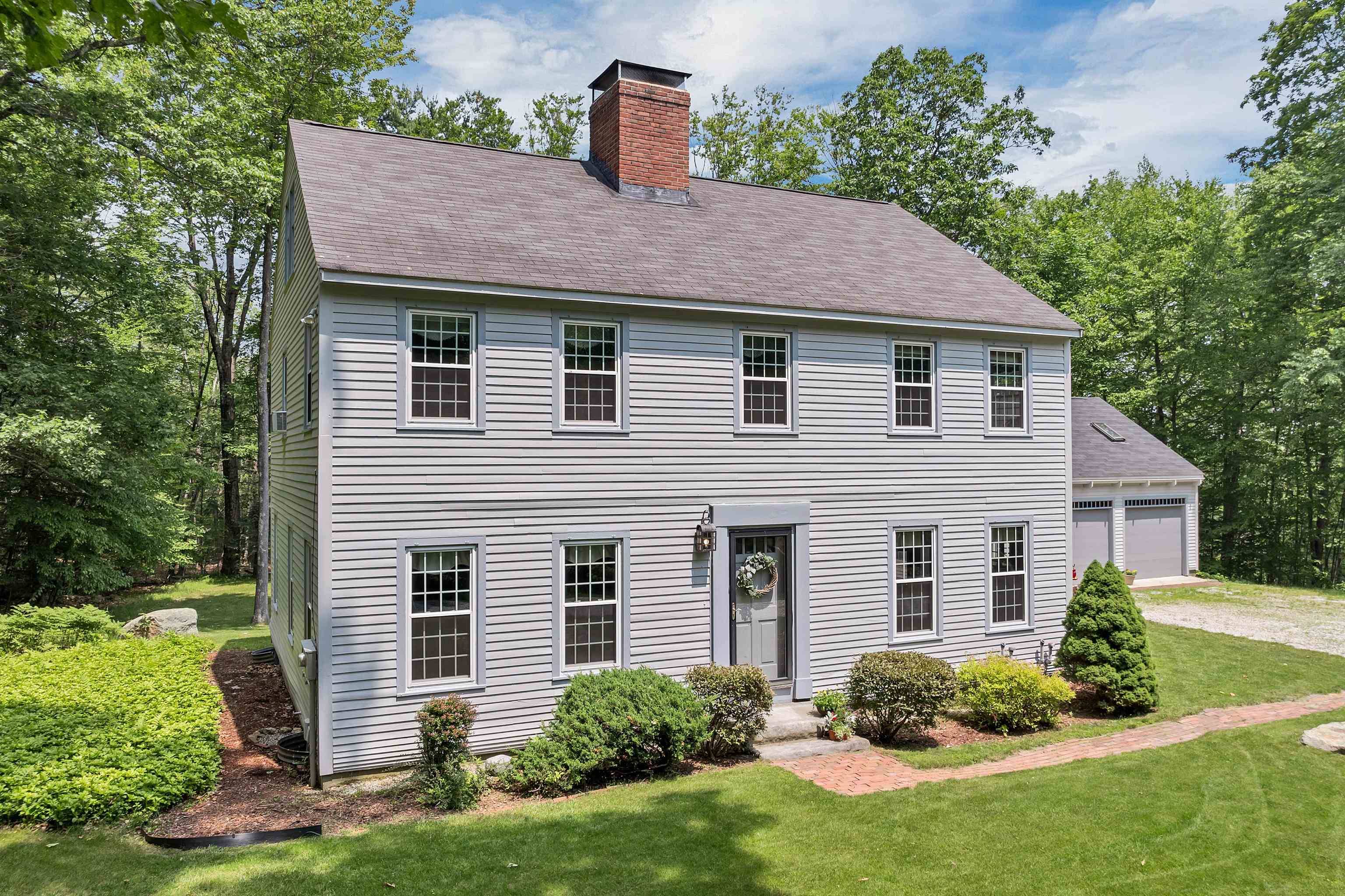 Bedford, NH 03110,69 King RD