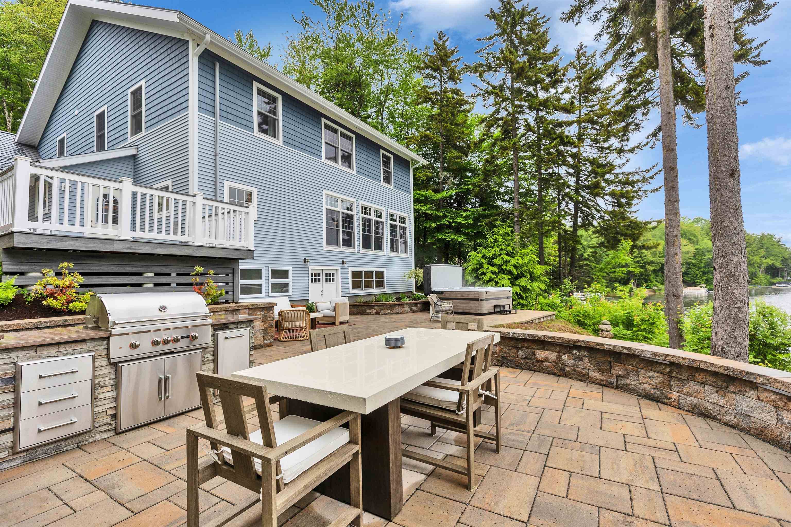 38 West Shore CIR Stoddard, NH 03464