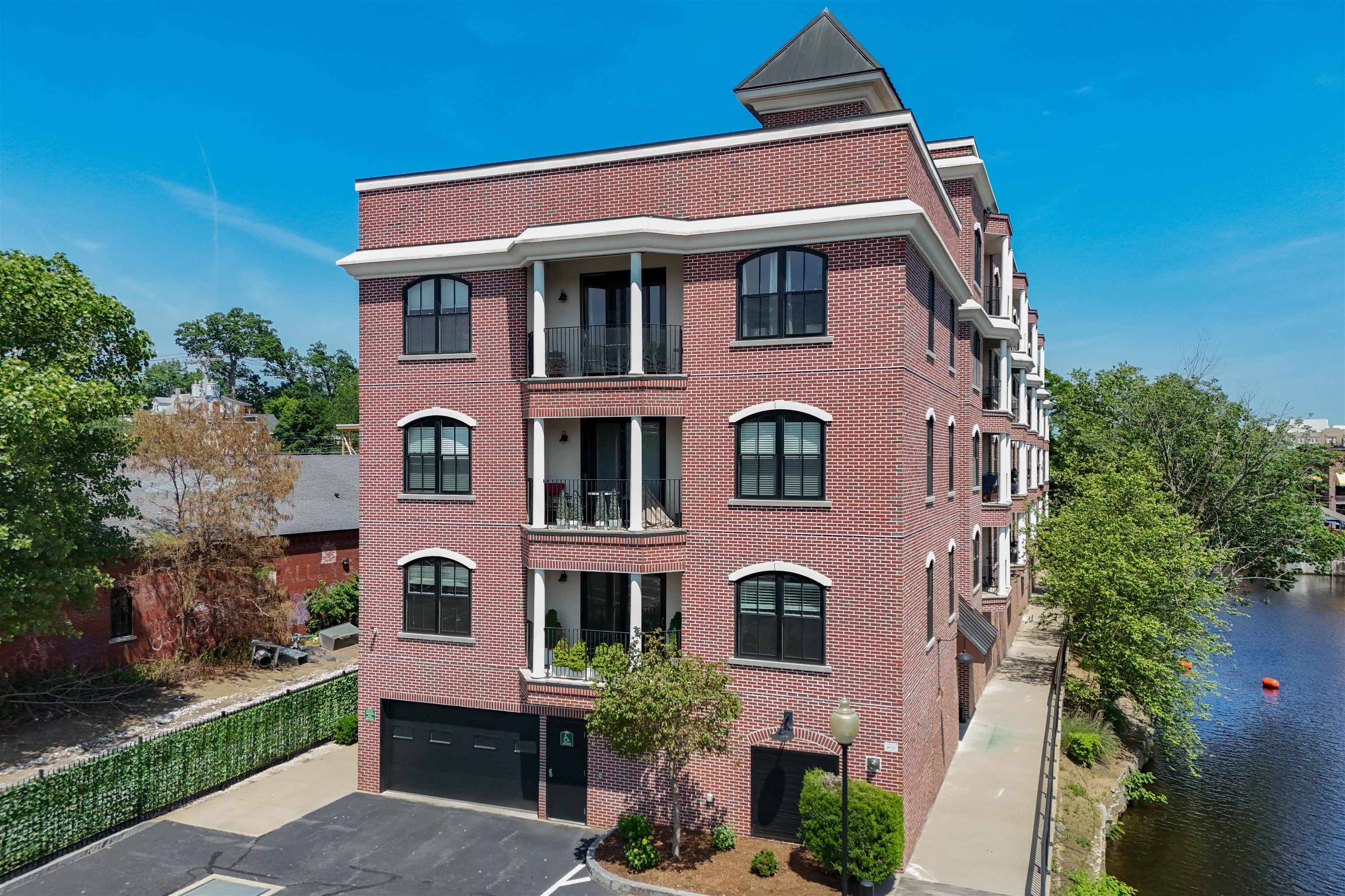 Nashua, NH 03064,52 Main ST #201