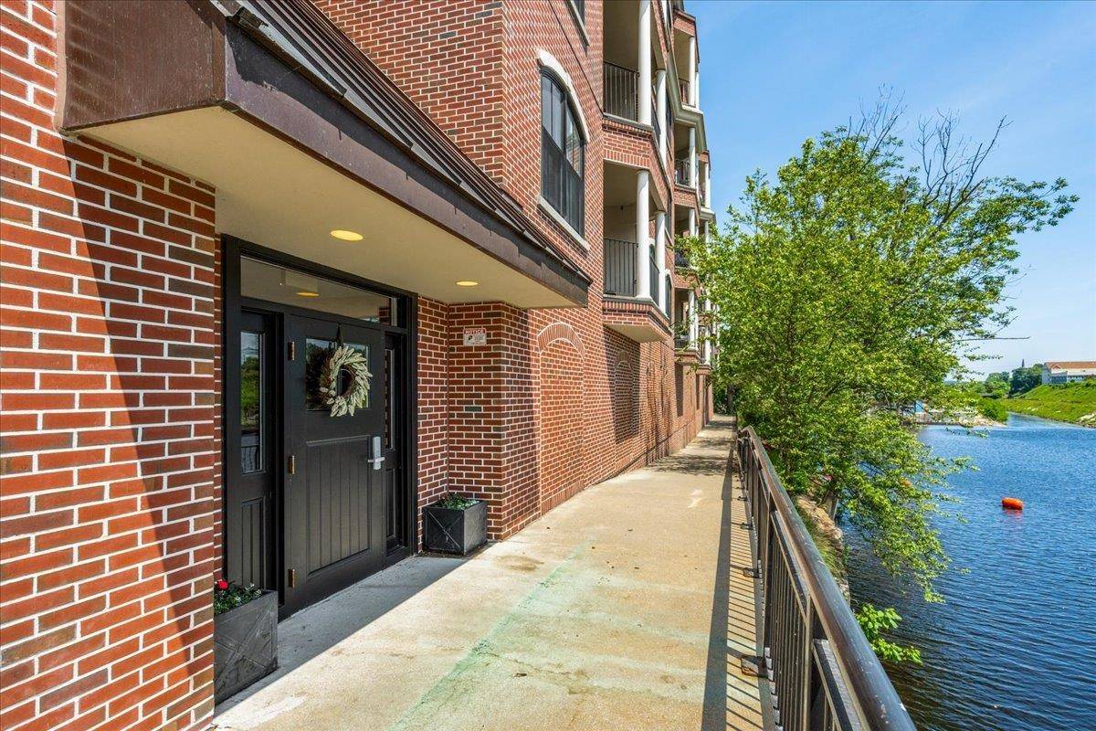 Nashua, NH 03064,52 Main ST #201